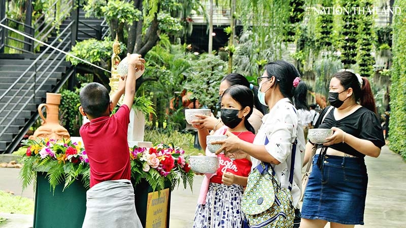 Elephants join Songkran spectacular at Nong Nooch Tropical Garden Elephants join Songkran spectacular at Nong Nooch Tropical Garden