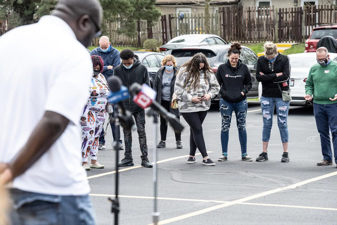Gunman in Indianapolis FedEx shooting used two legally purchased assault rifles, police say Gunman in Indianapolis FedEx shooting used two legally purchased assault rifles, police say