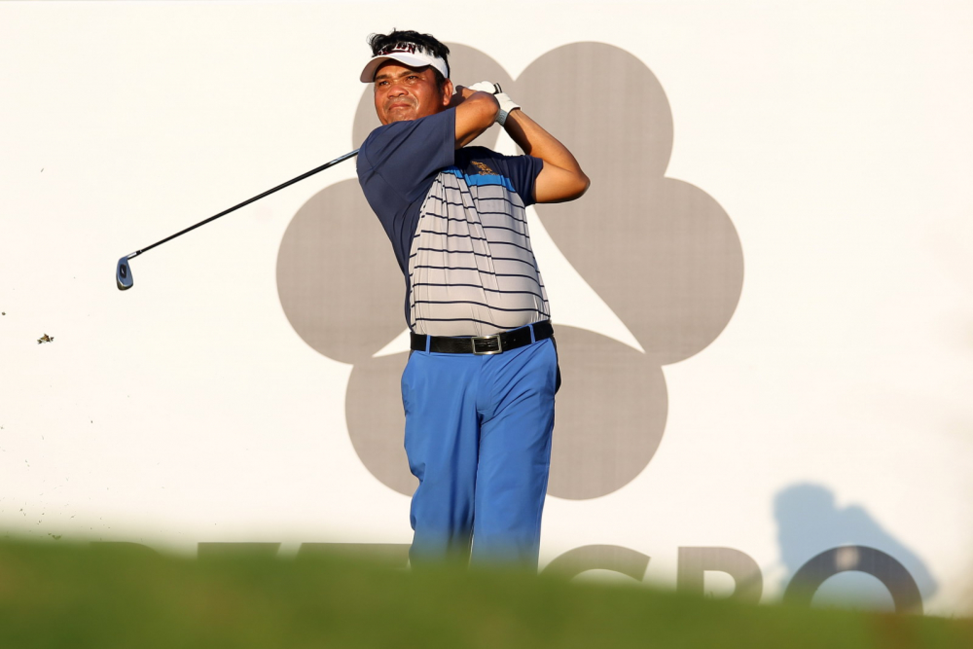 Lucky  Pannakorn Fires Hole In One for Mazda Car