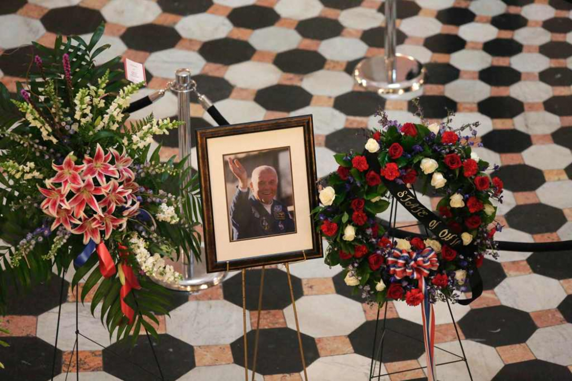 Thousands to attend American space legend John Glenn's memorial