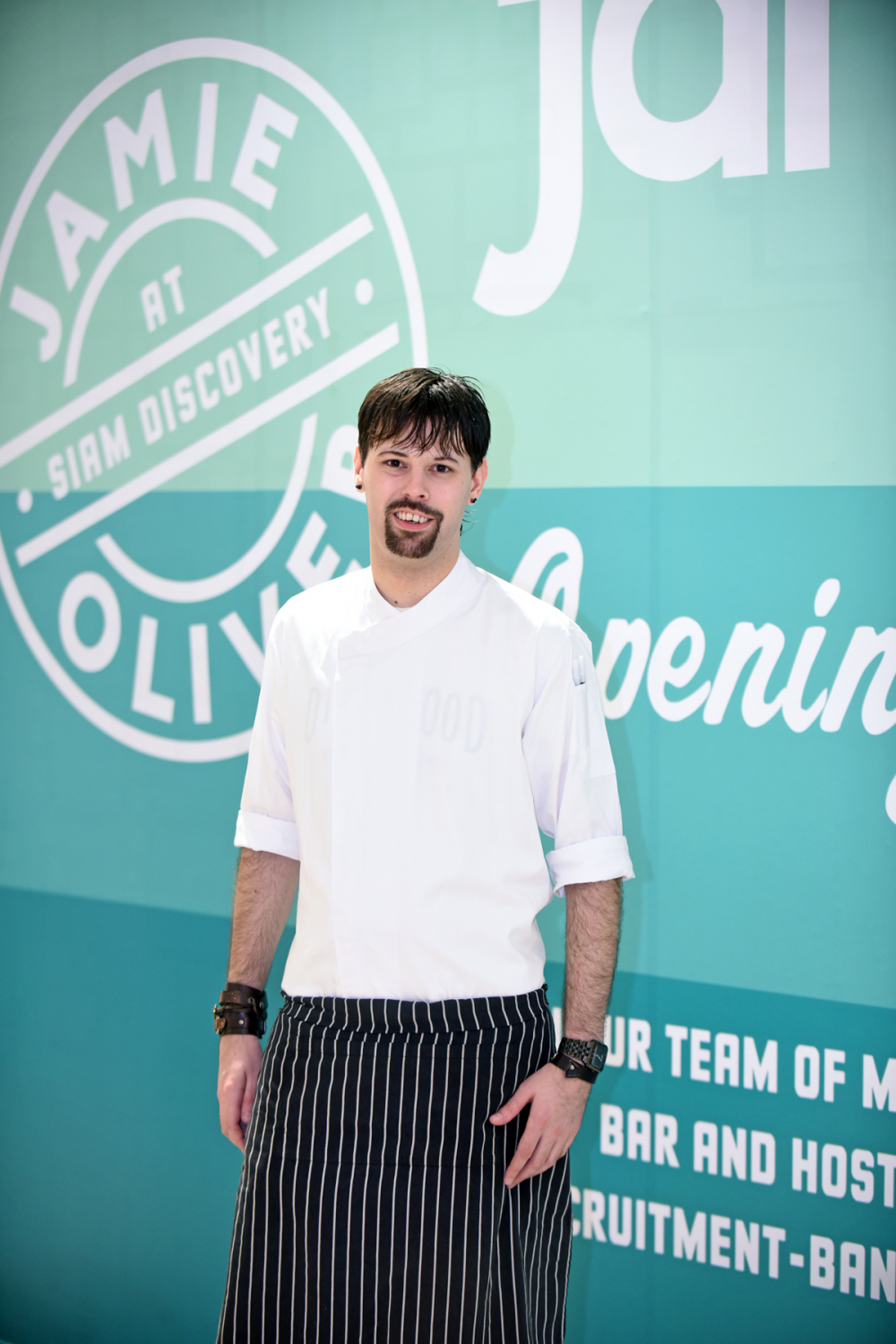  Benvenuto! Jamie arrives in Bangkok