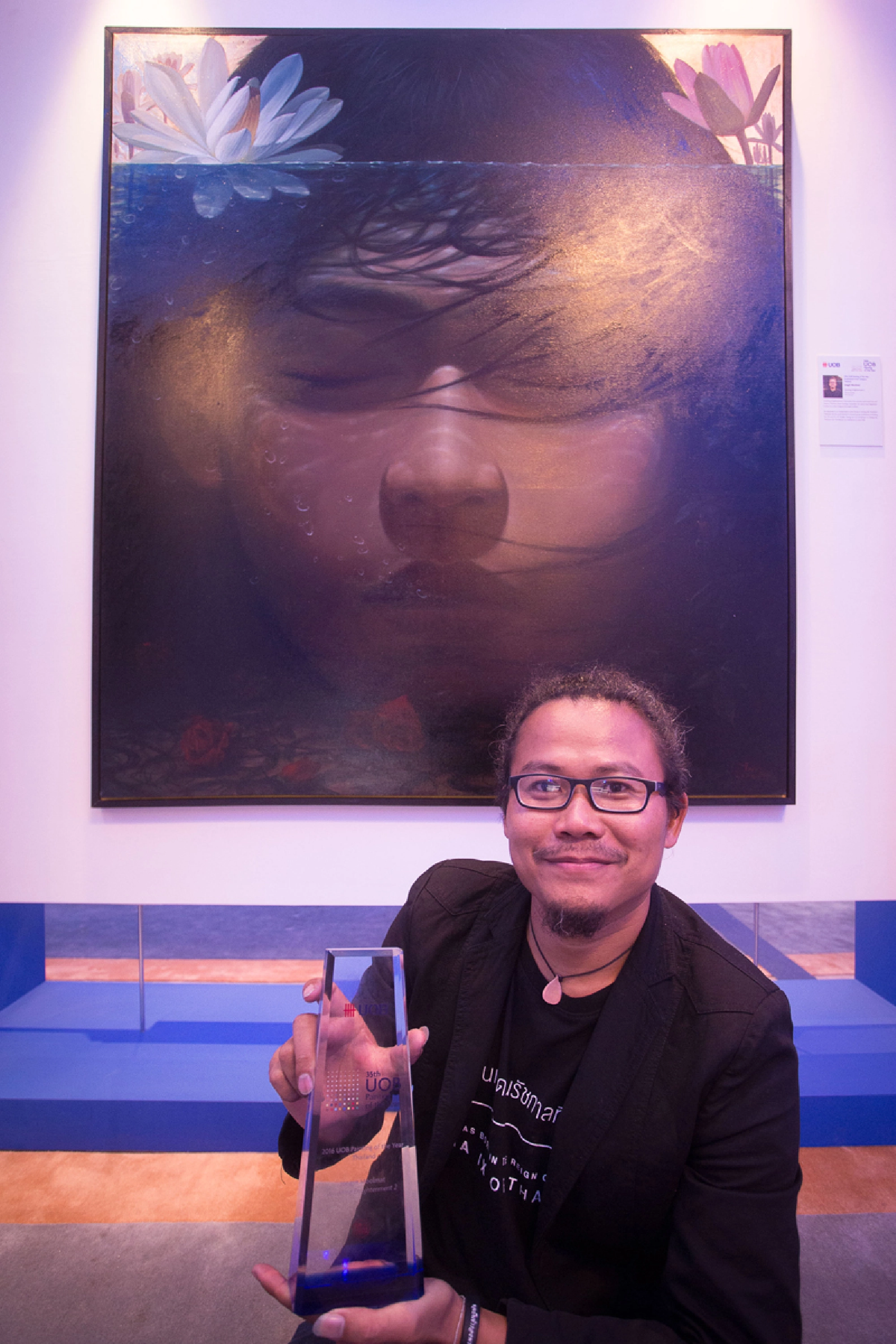 Patriotic art wins UOB prize