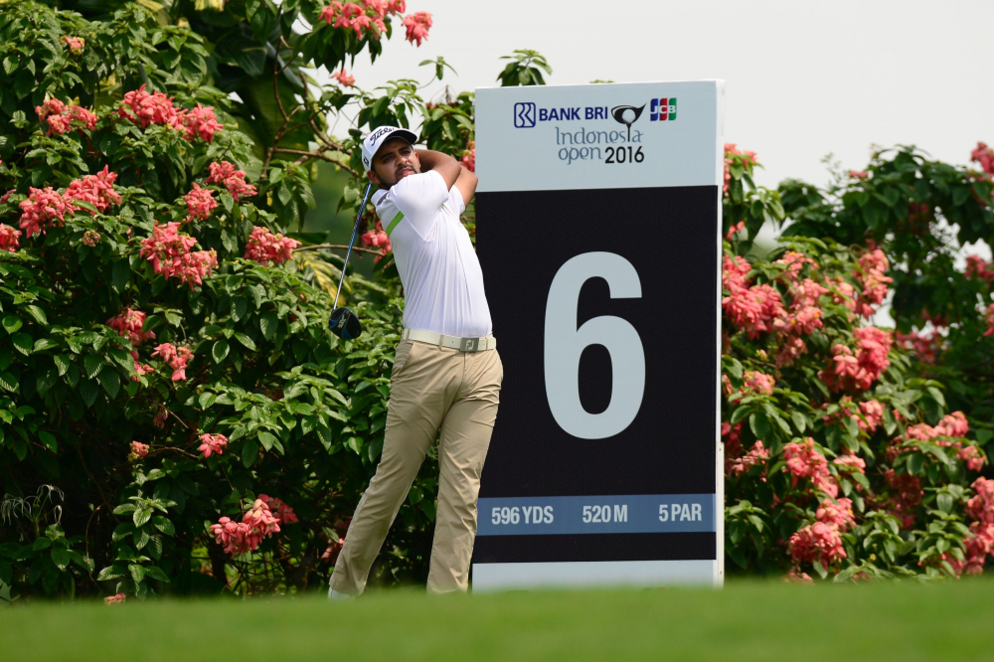 Chinnarat Joins Joshi On the Lead @ Indonesia Open 
