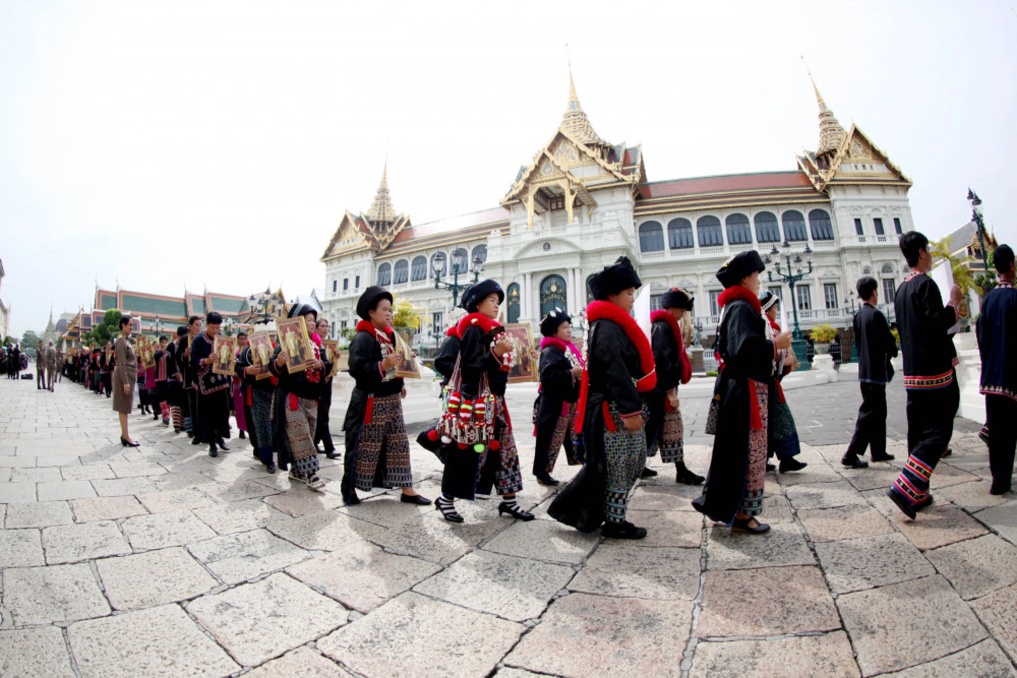 First day of homage paying in front of Royal Urn