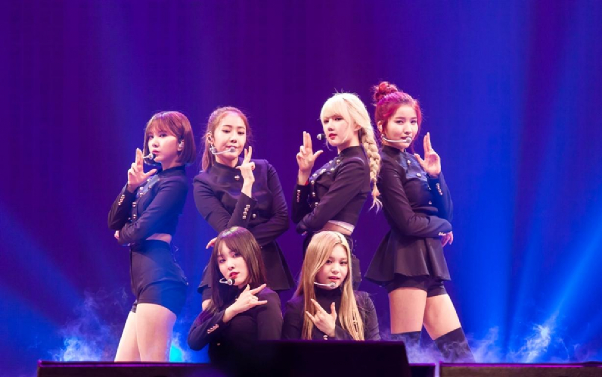 Gfriend wow their Thai buddies in Bangkok