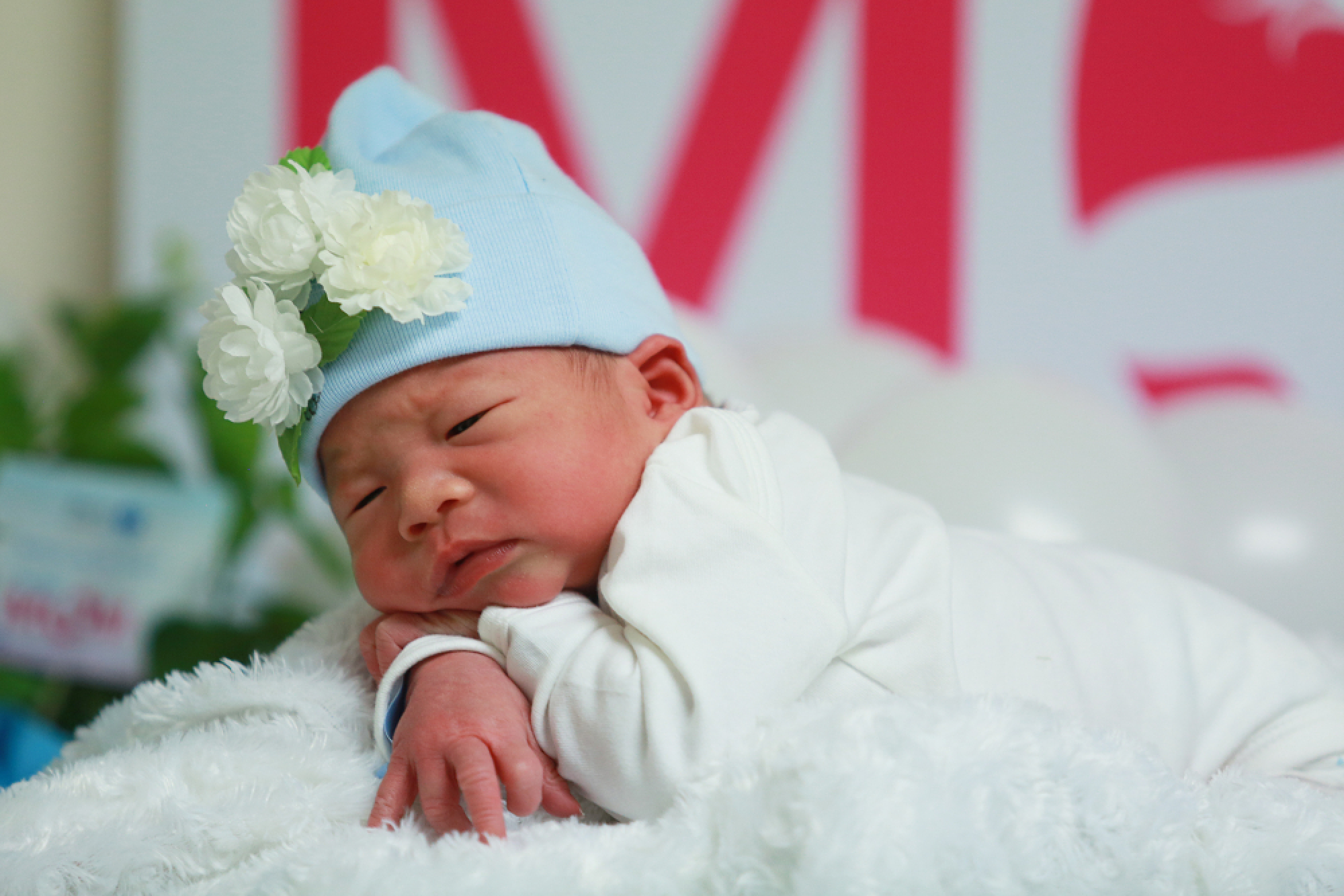 Hospital congratulates new mothers with ‘I Love Mum’ onesies