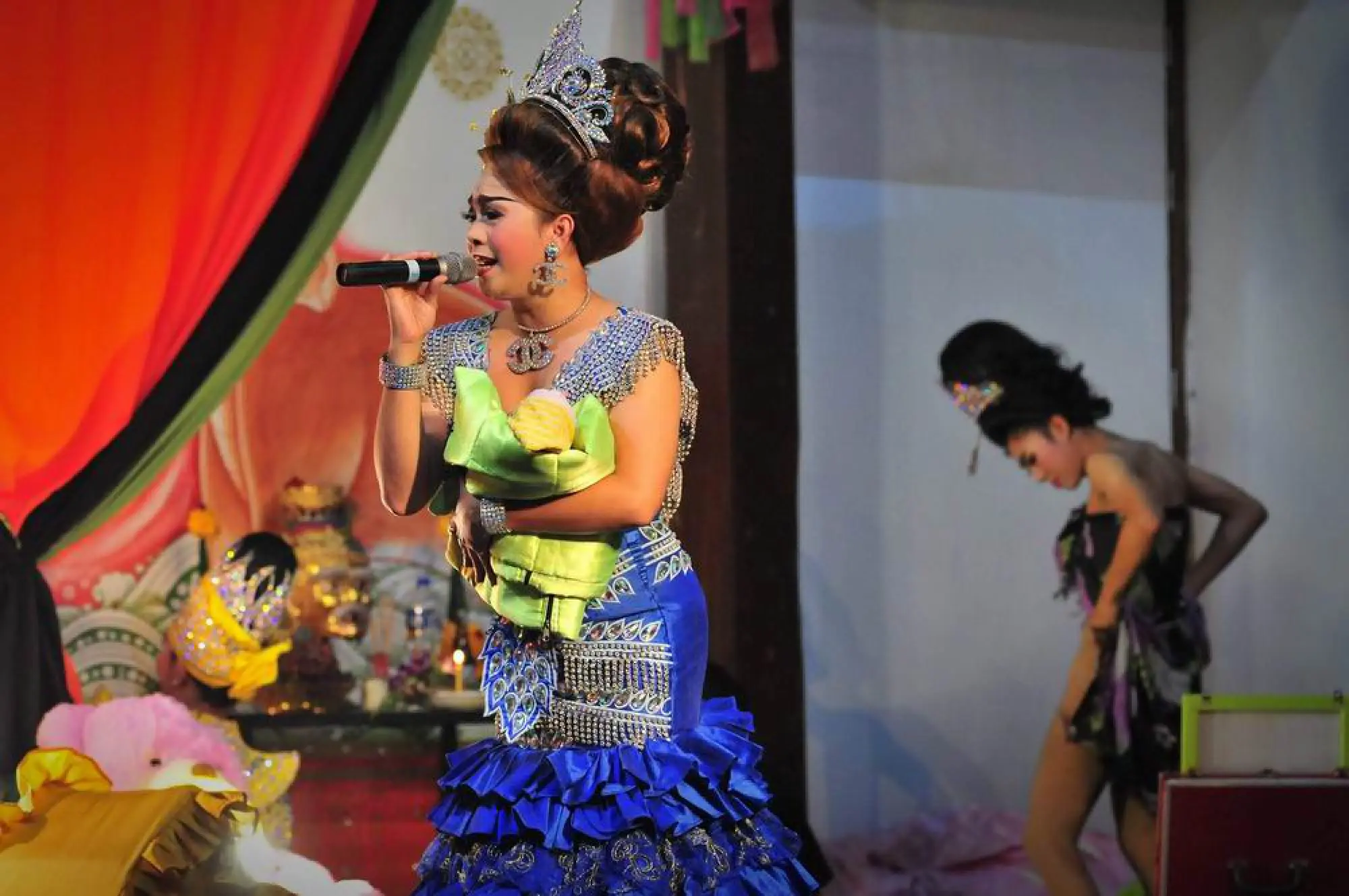 Lady boy likay takes a bow