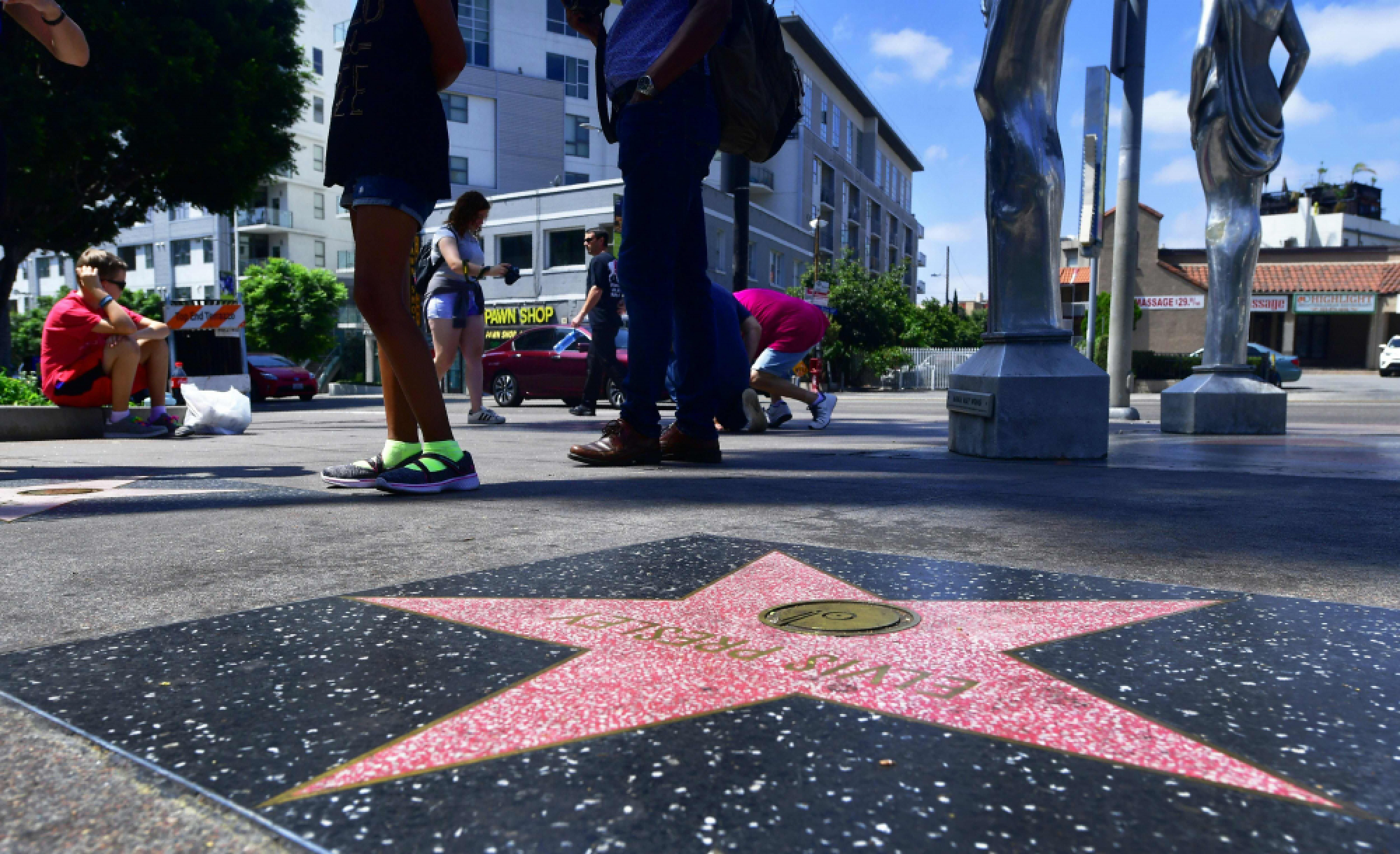 The fraternity of tribute artists keeping Elvis alive