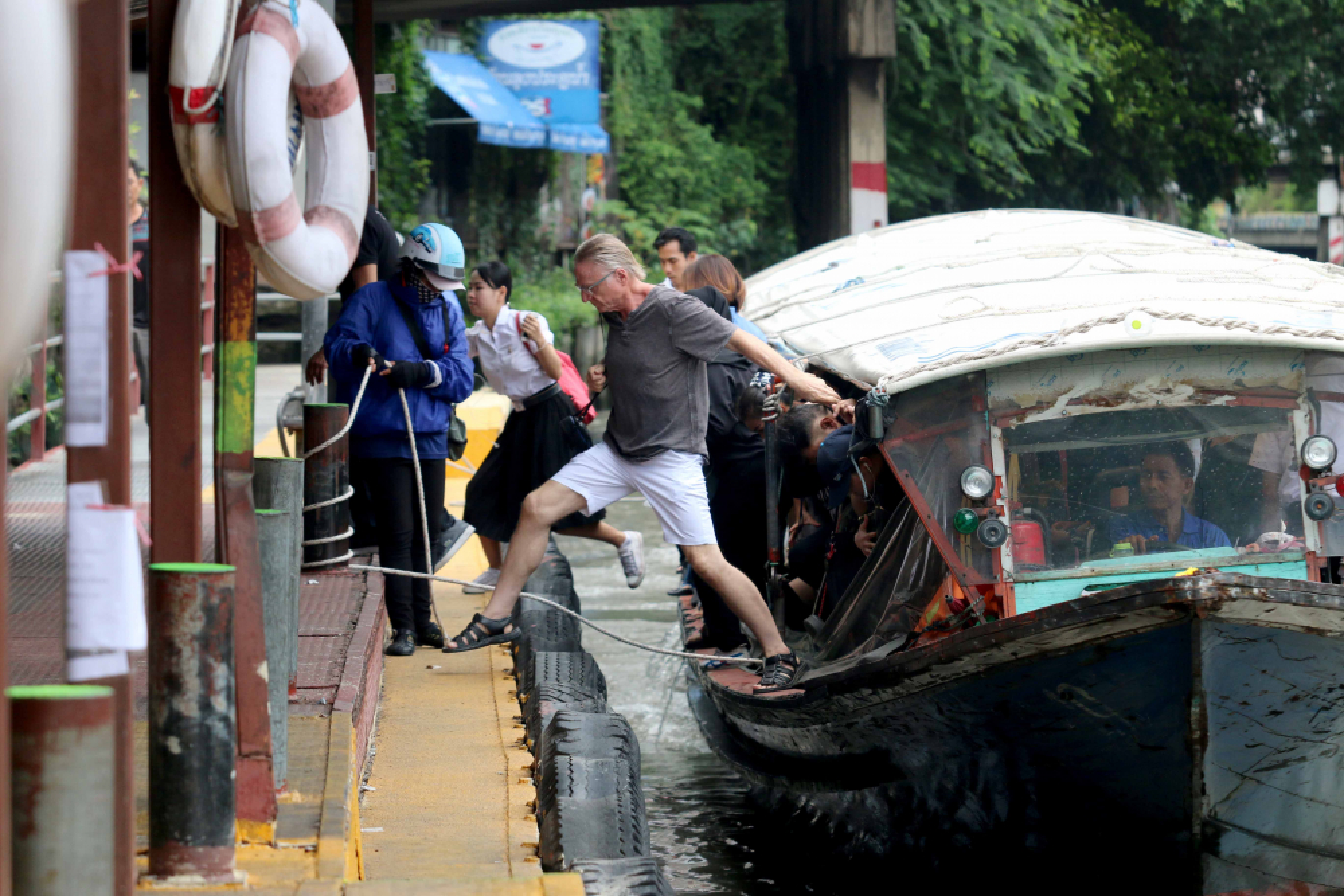 Bt1 fare hike for Khlong Saen Saeb, Chao Phraya Express customers