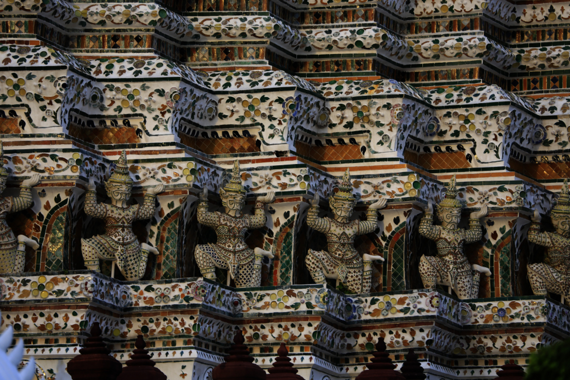 Officials defend authenticity of Wat Arun work amid criticism