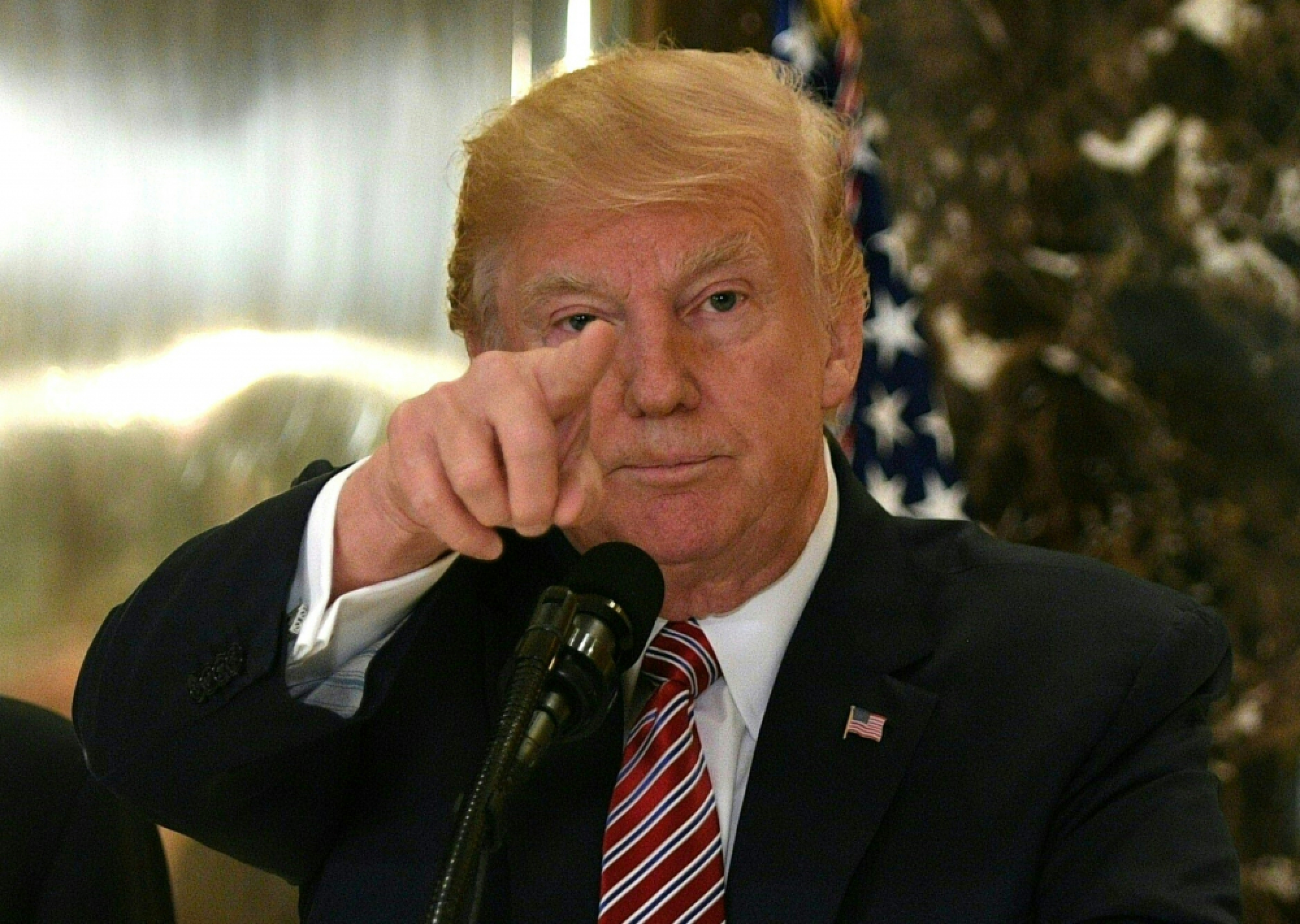 Trump claims media 'misrepresent' his Charlottesville comments