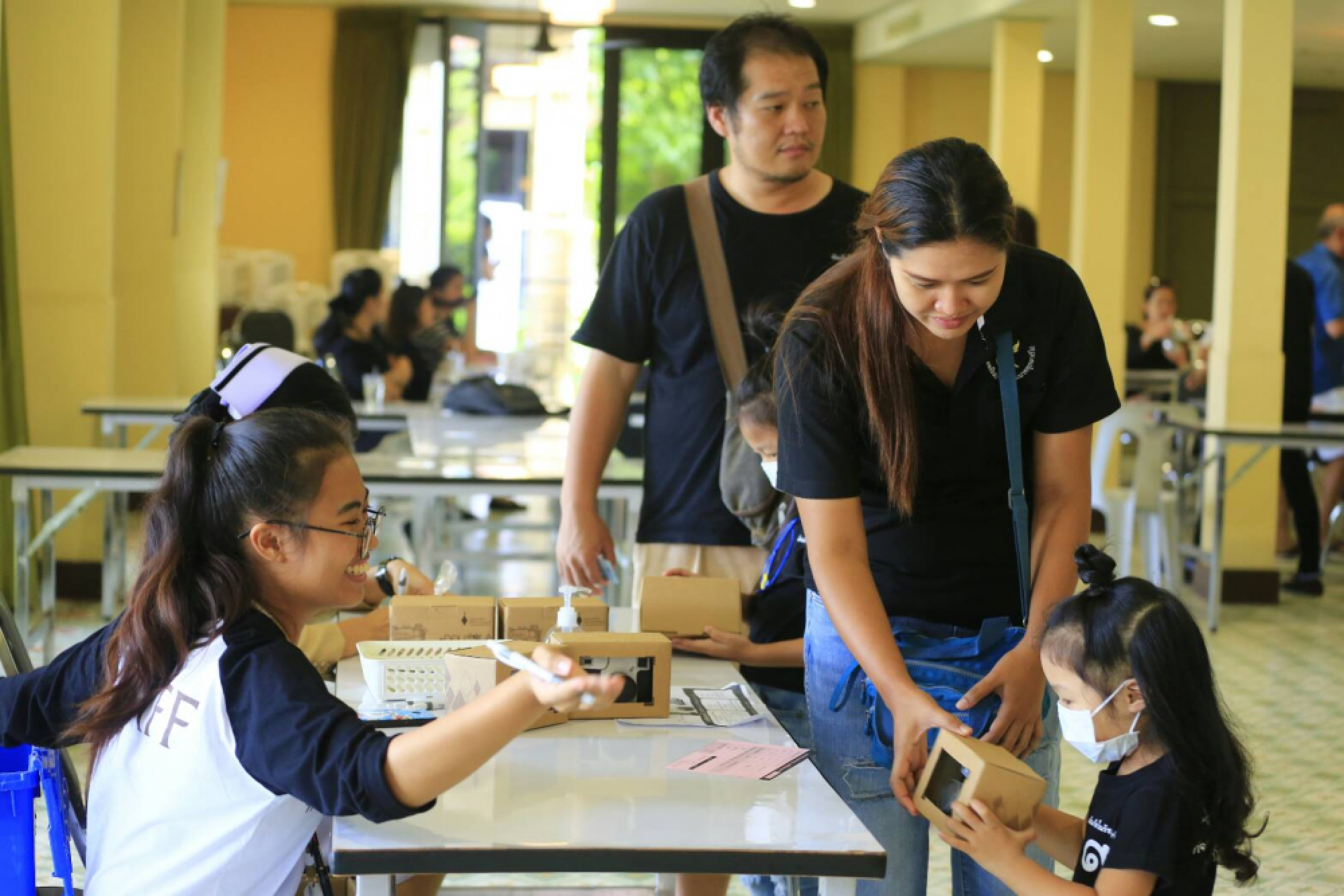 Piggy-bank exchange remembers late King