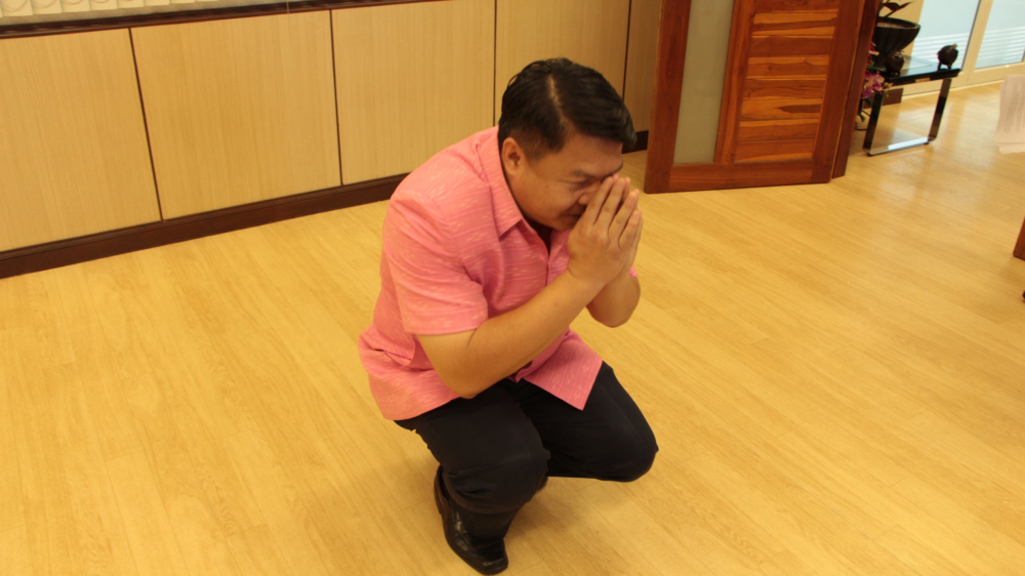 Ex-mayor charged over journalists’ detention
