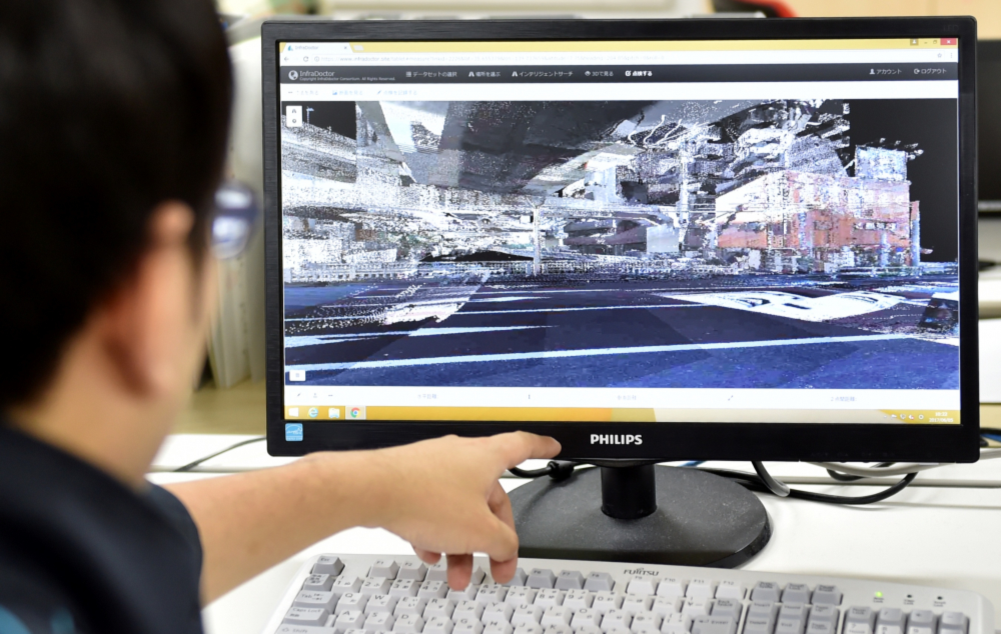 Japan's 'highway doctor' does checkup on ageing roads