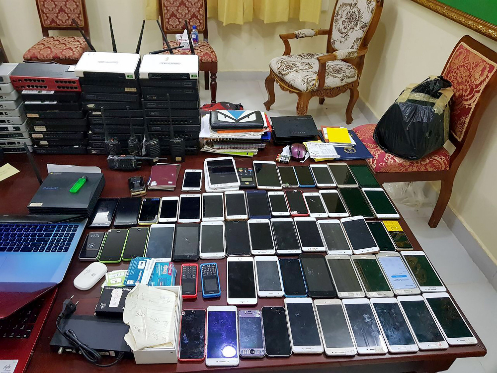 Thai immigration officers on alert for fleeing scam suspects