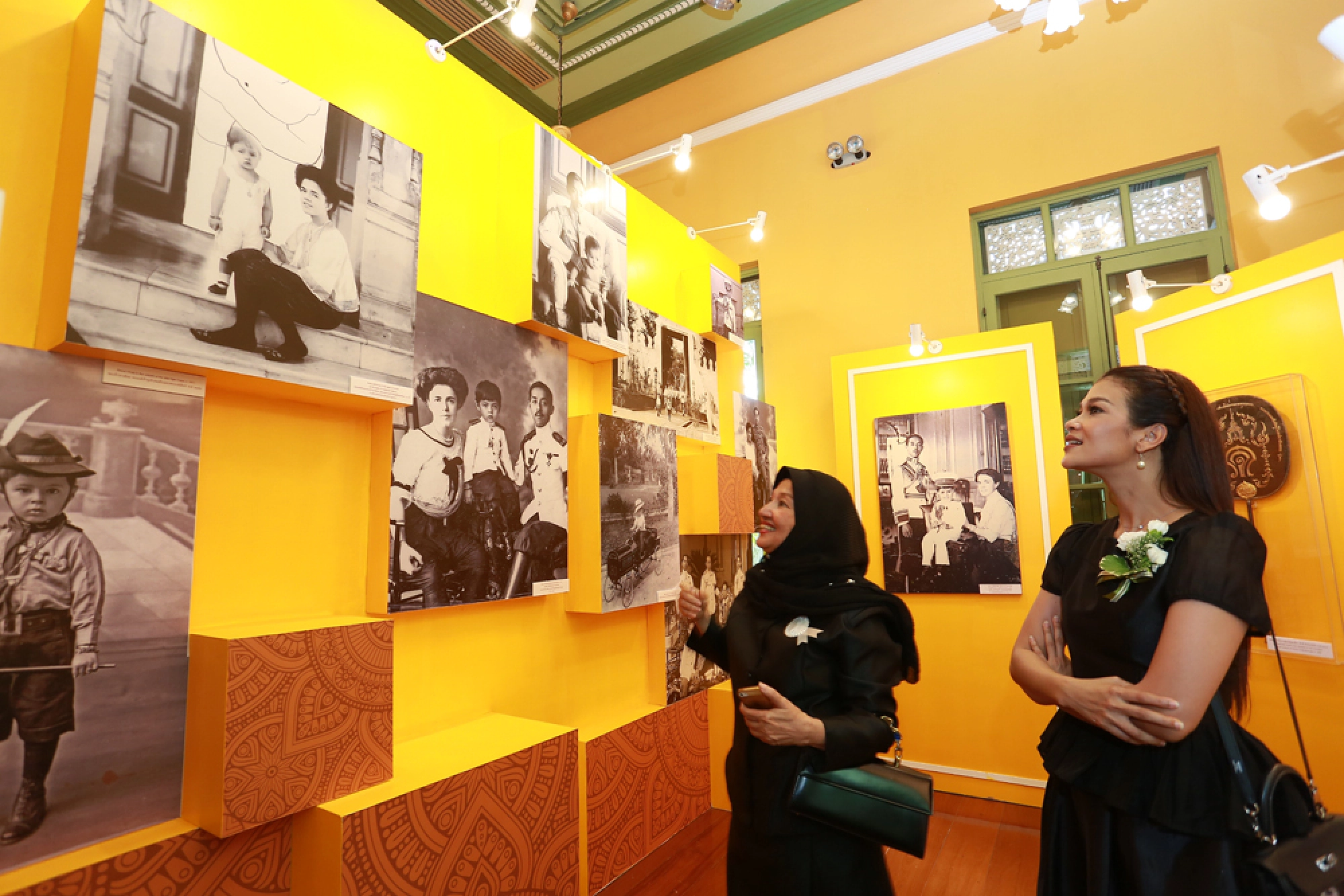 Royal duties and unbridled love