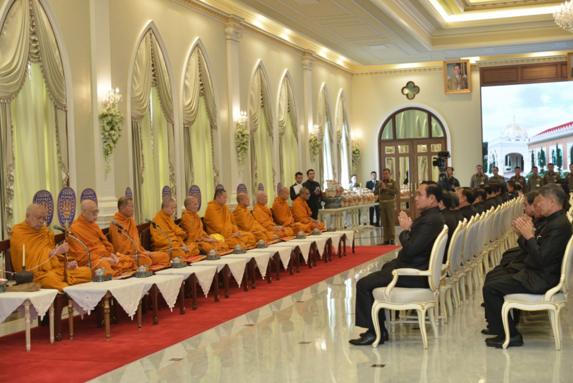 Chanting ceremony opens new Bhakdibodin reception building