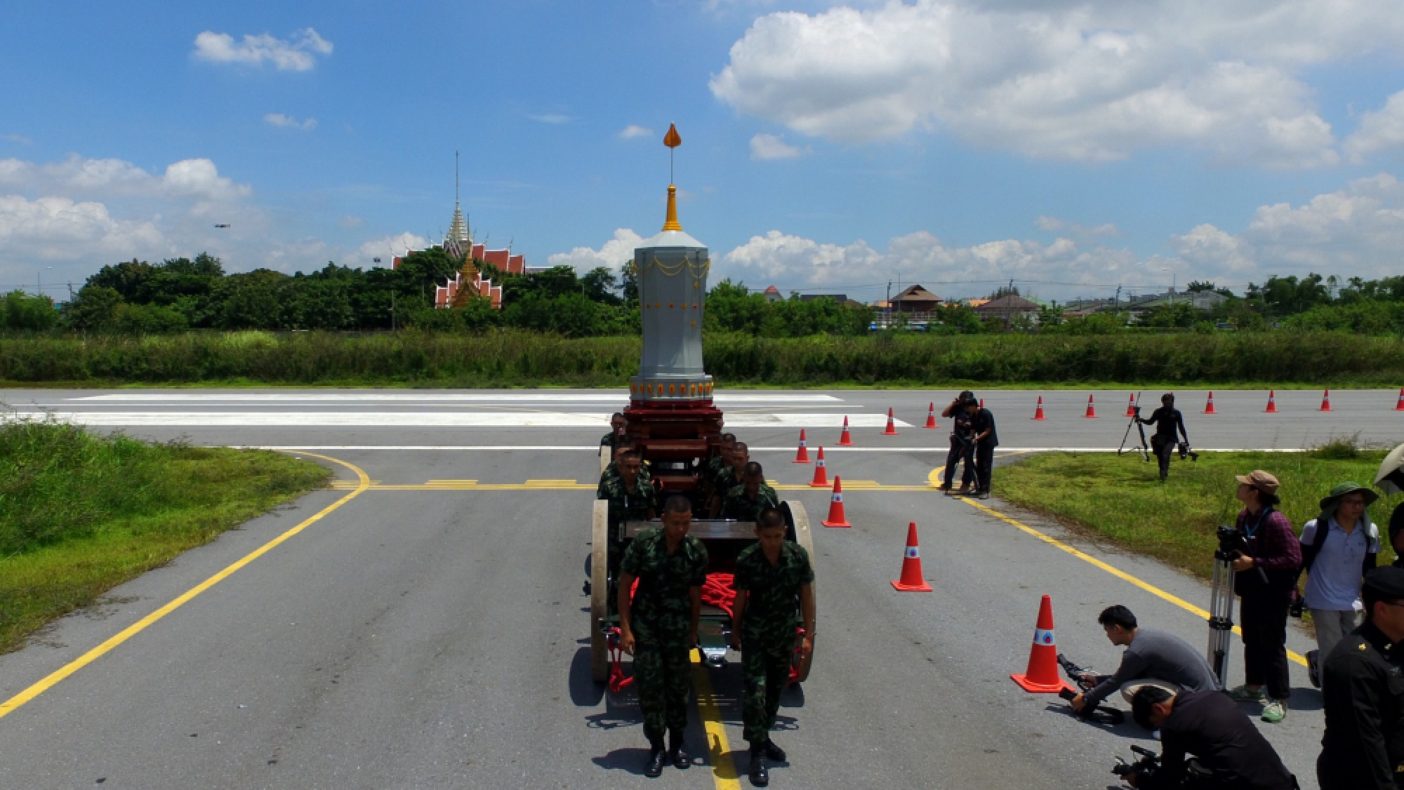 Army officers trained to pull chariot at King Bhumibol’s funeral