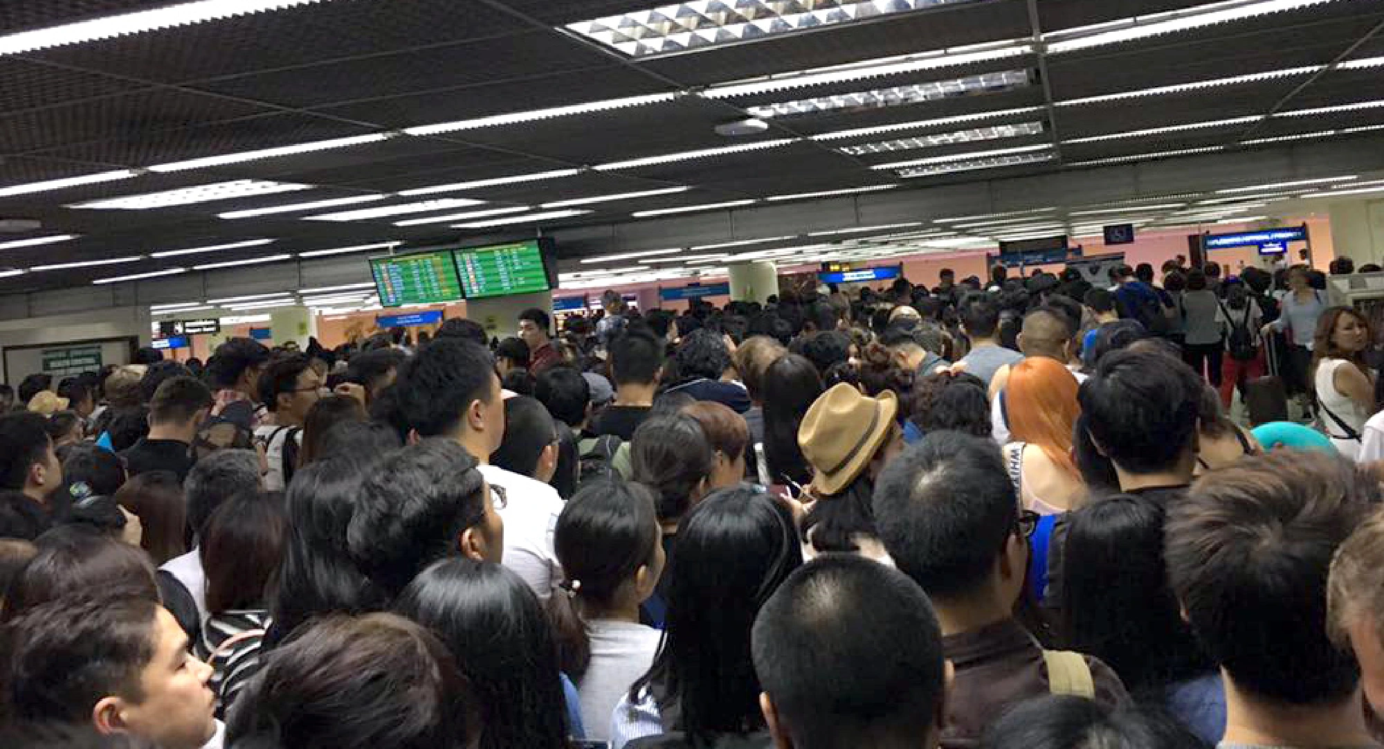 PM issues orders to address Don Mueang chaos