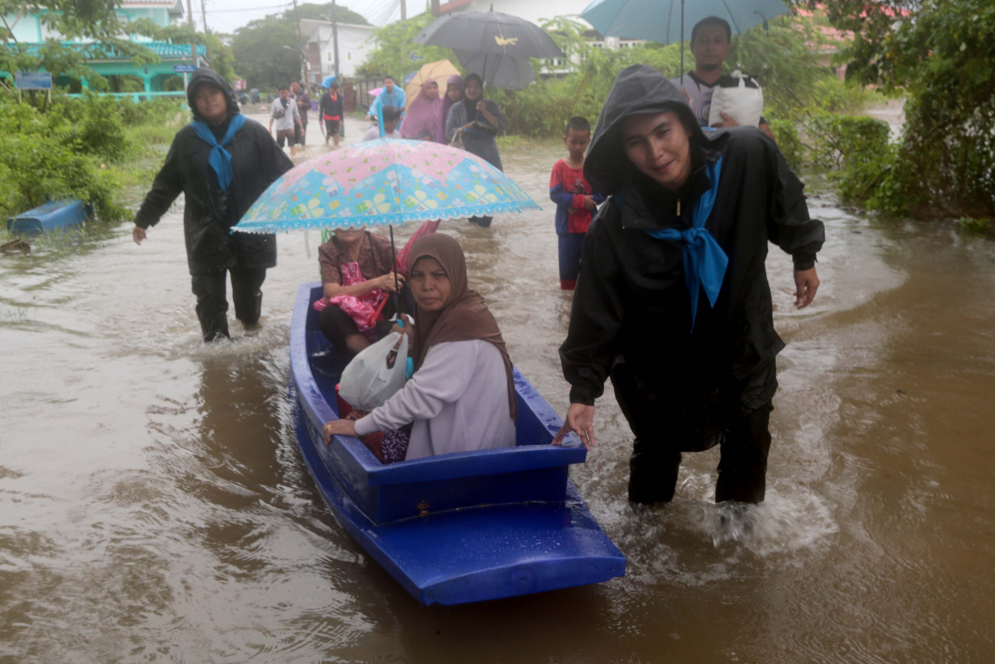 Nurse, policeman among Trang’s flood fatalities