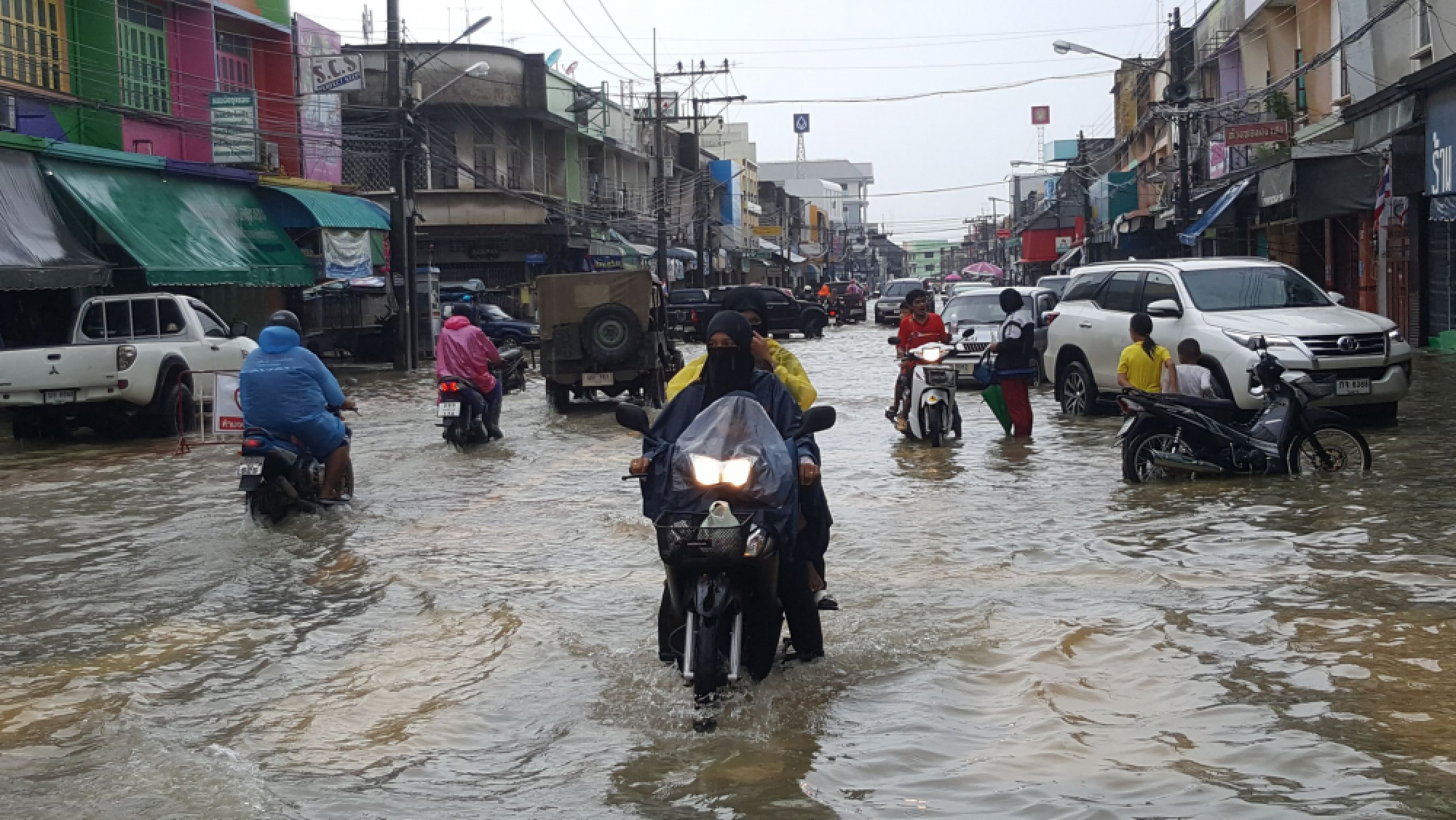 Nurse, policeman among Trang’s flood fatalities