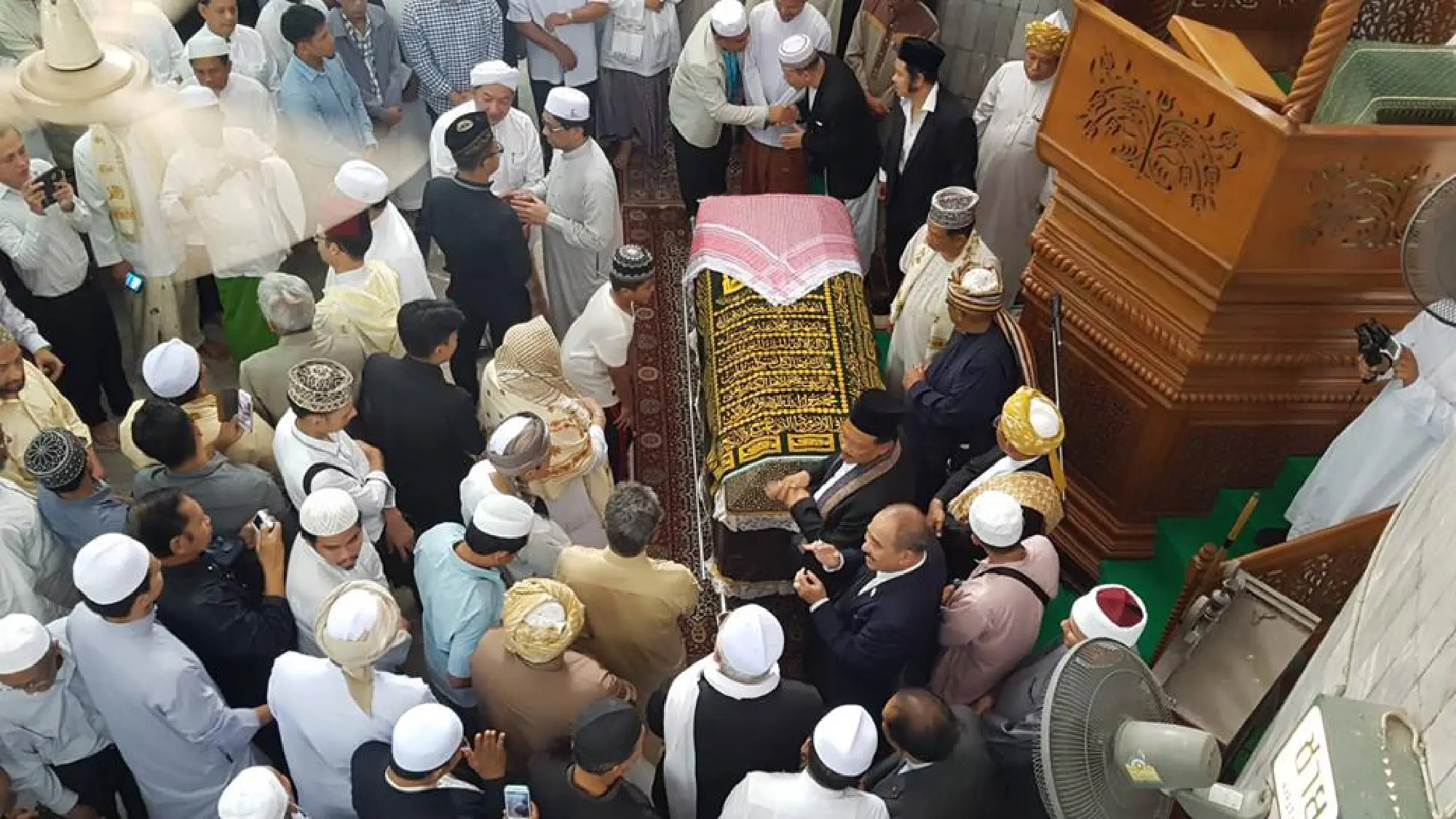 Former foreign minister Surin buried