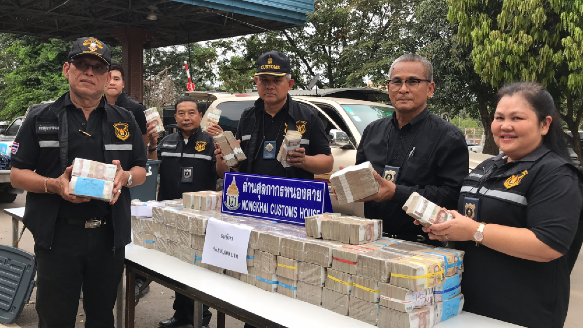 Lao nationals arrested crossing border with Bt98m