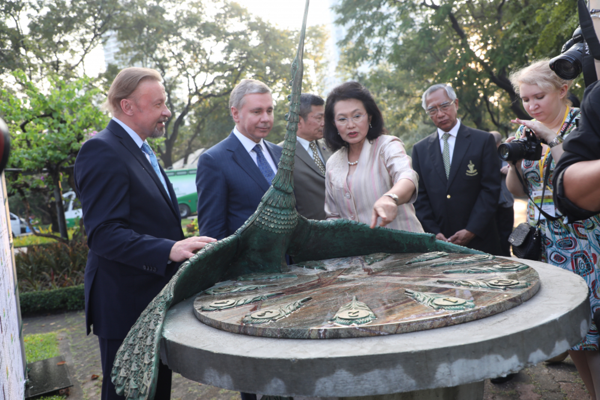 Moscow presents ‘sister city’ Bangkok with sundial symbolising good fortune