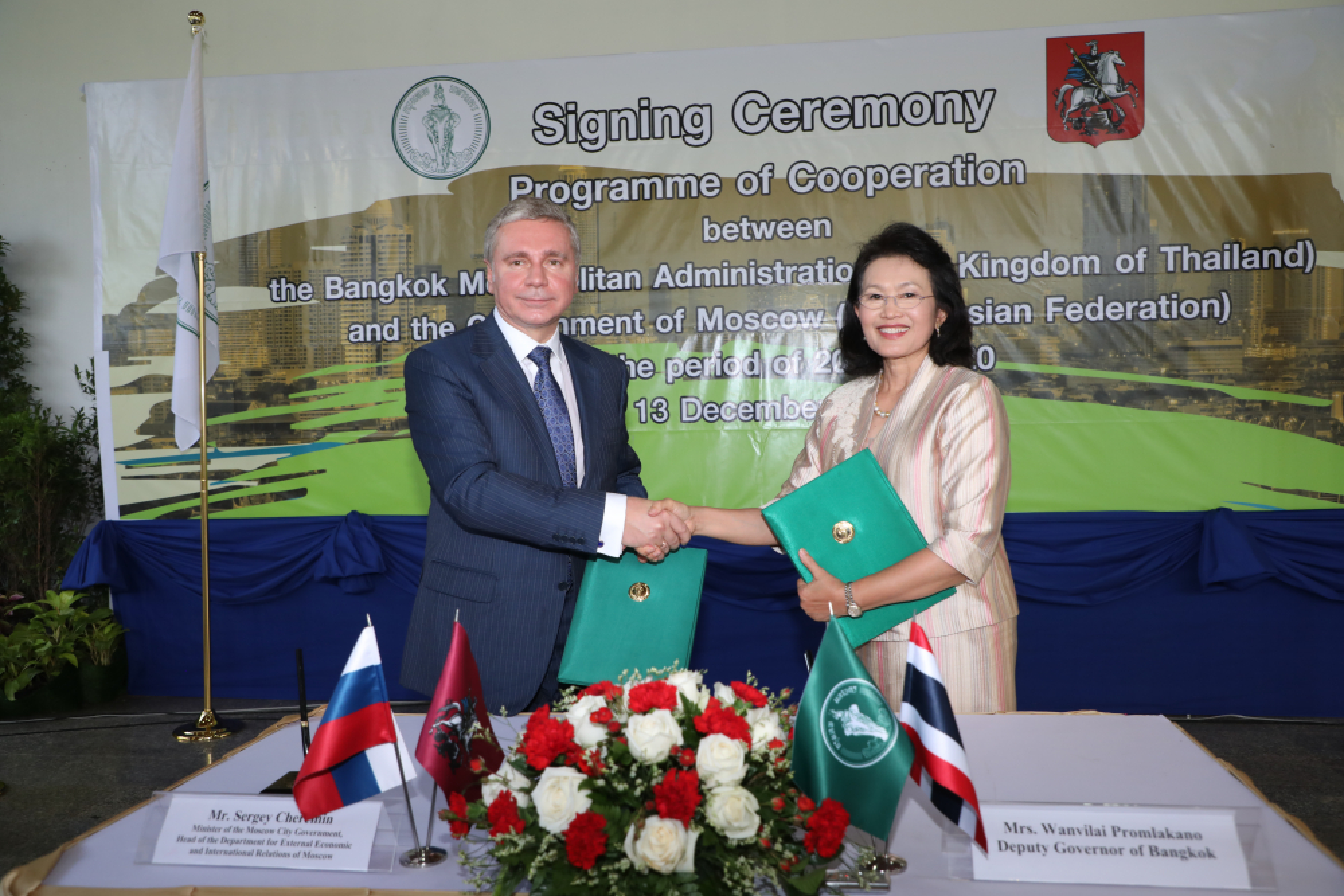 Moscow presents ‘sister city’ Bangkok with sundial symbolising good fortune