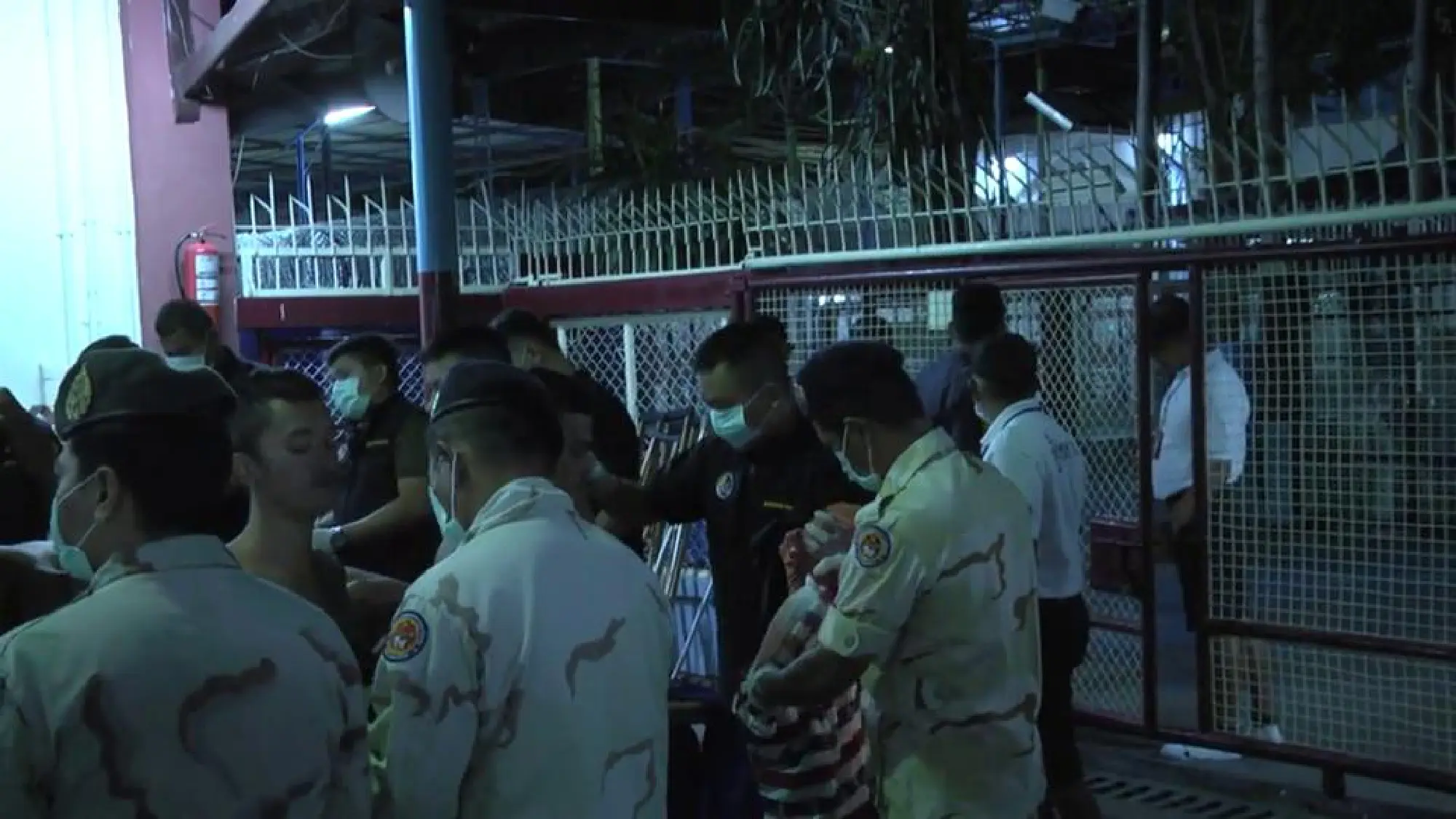 Surprise search at Nonthaburi prison