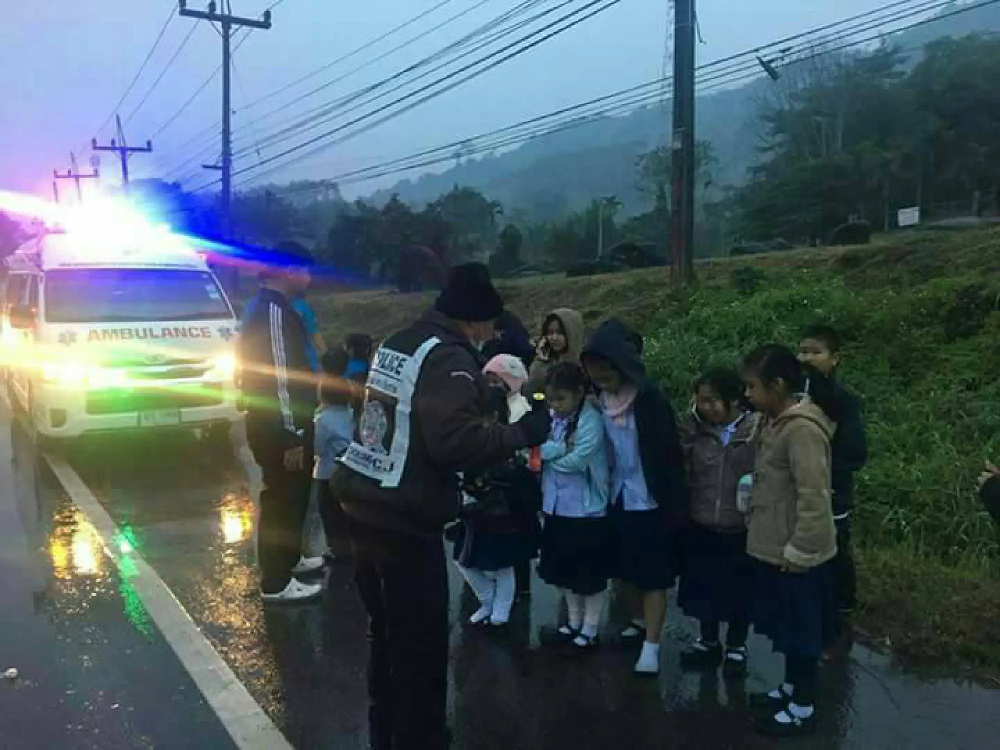 19 Students injured in Chiang Rai van accident