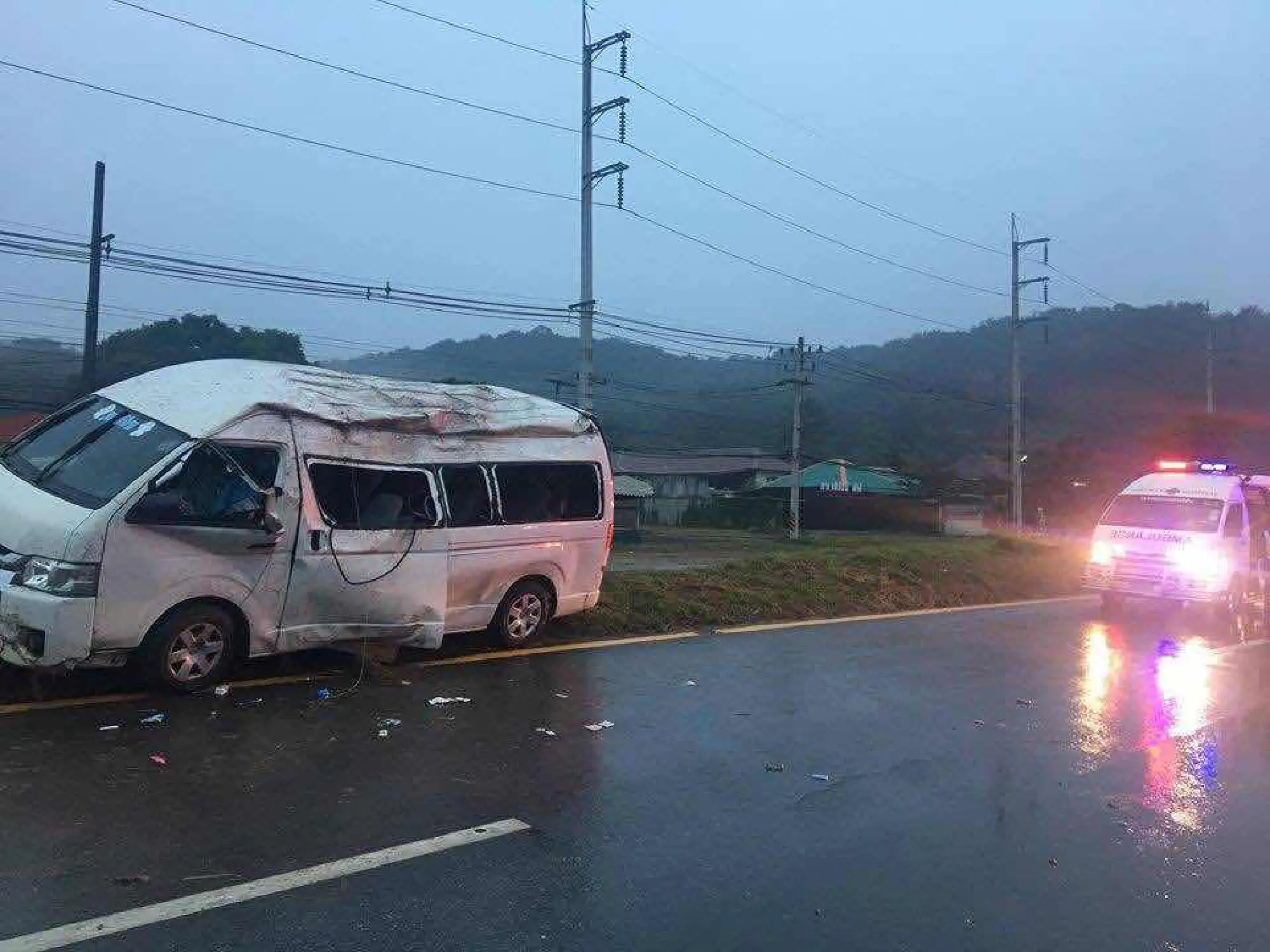 19 Students injured in Chiang Rai van accident
