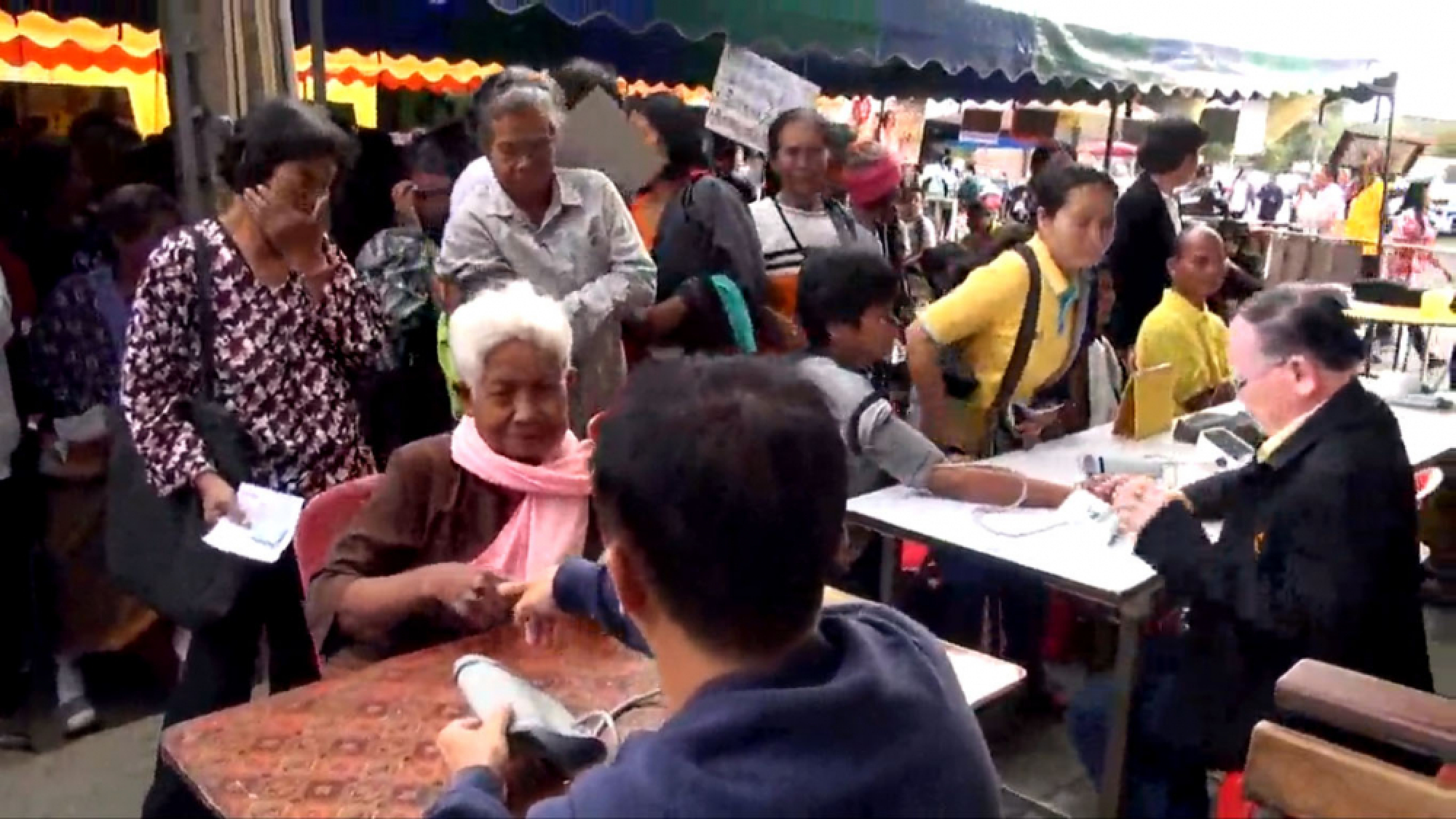 200 doctors offer free services on Father's Day
