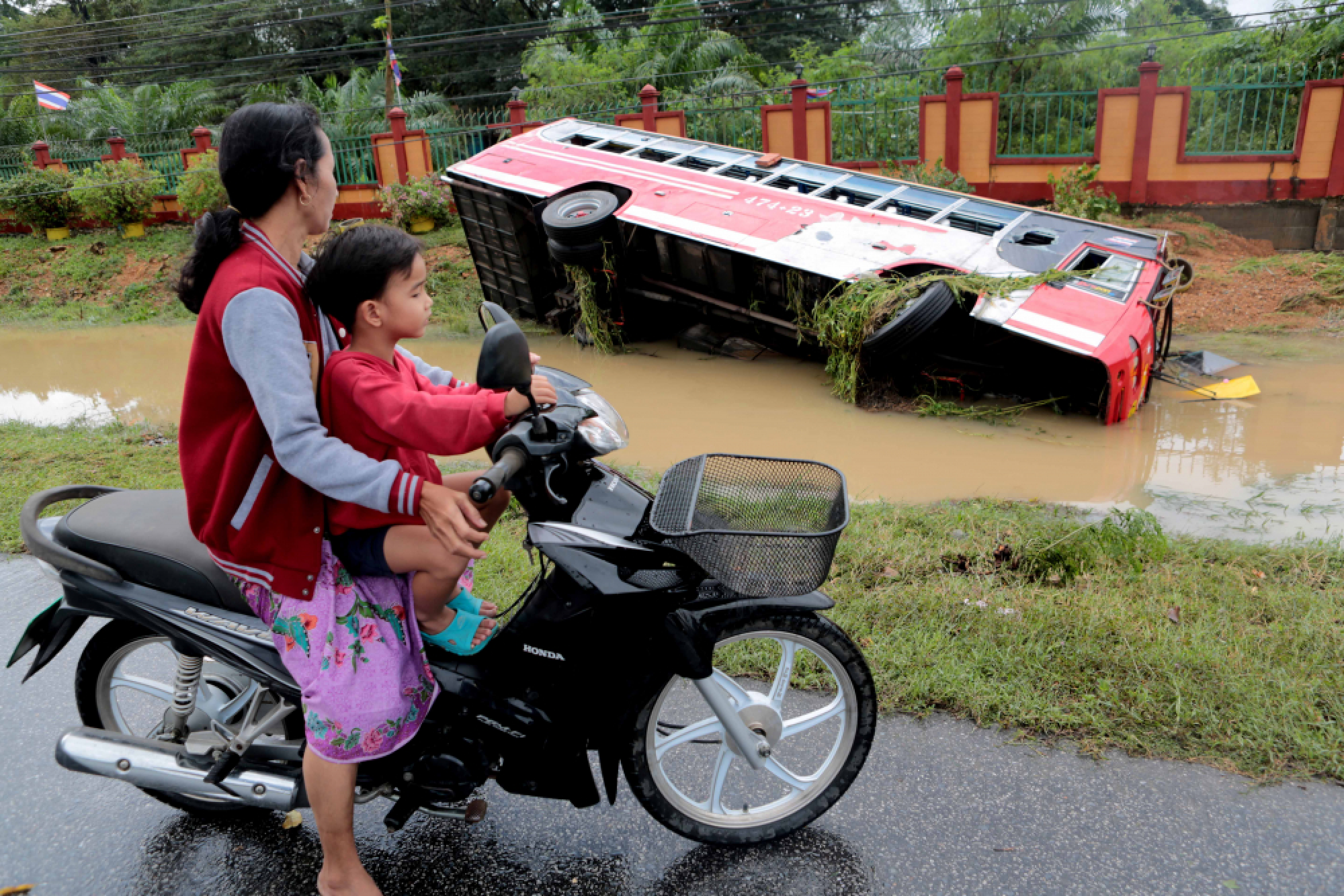 Fatalities as South swamped by floods