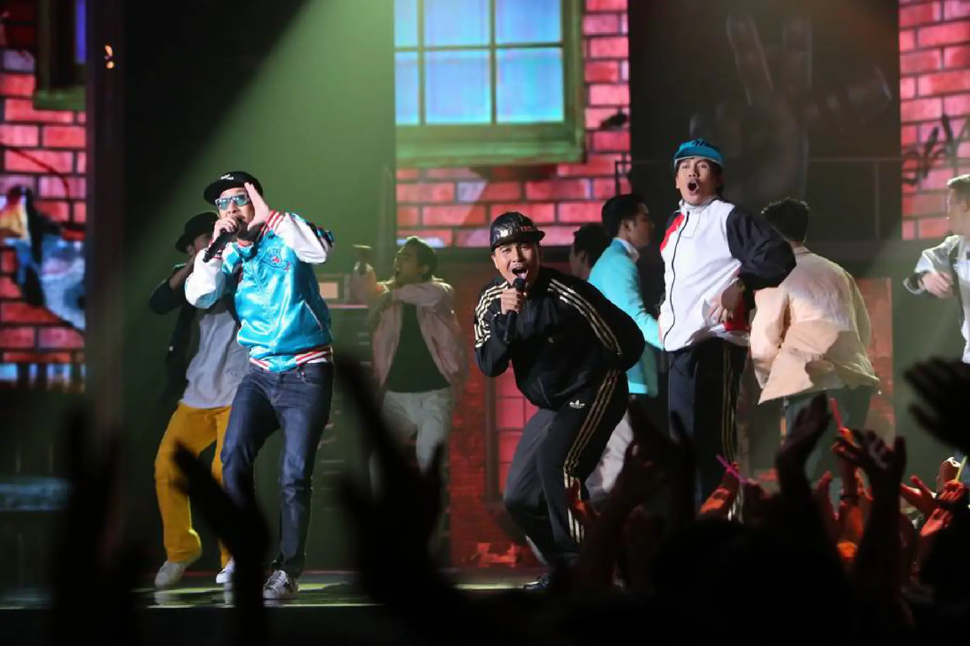 Sipoom casts a spell