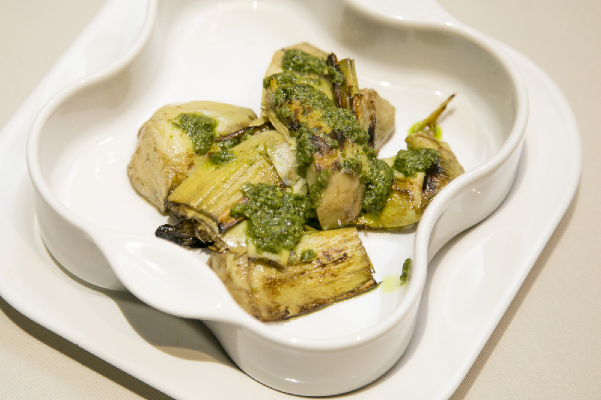 Scalini slices into steak