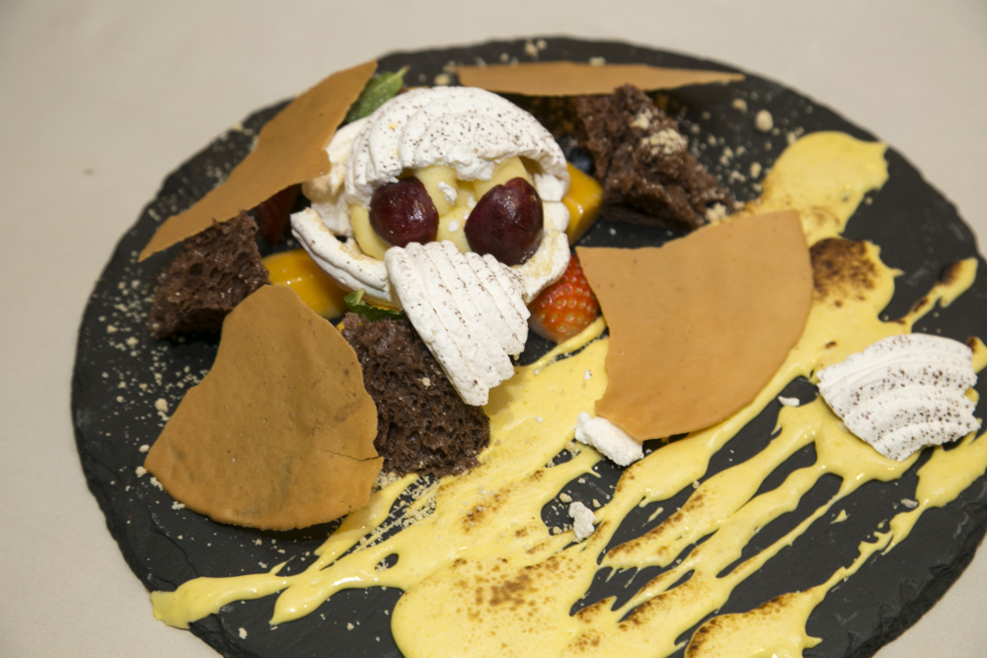 Scalini slices into steak