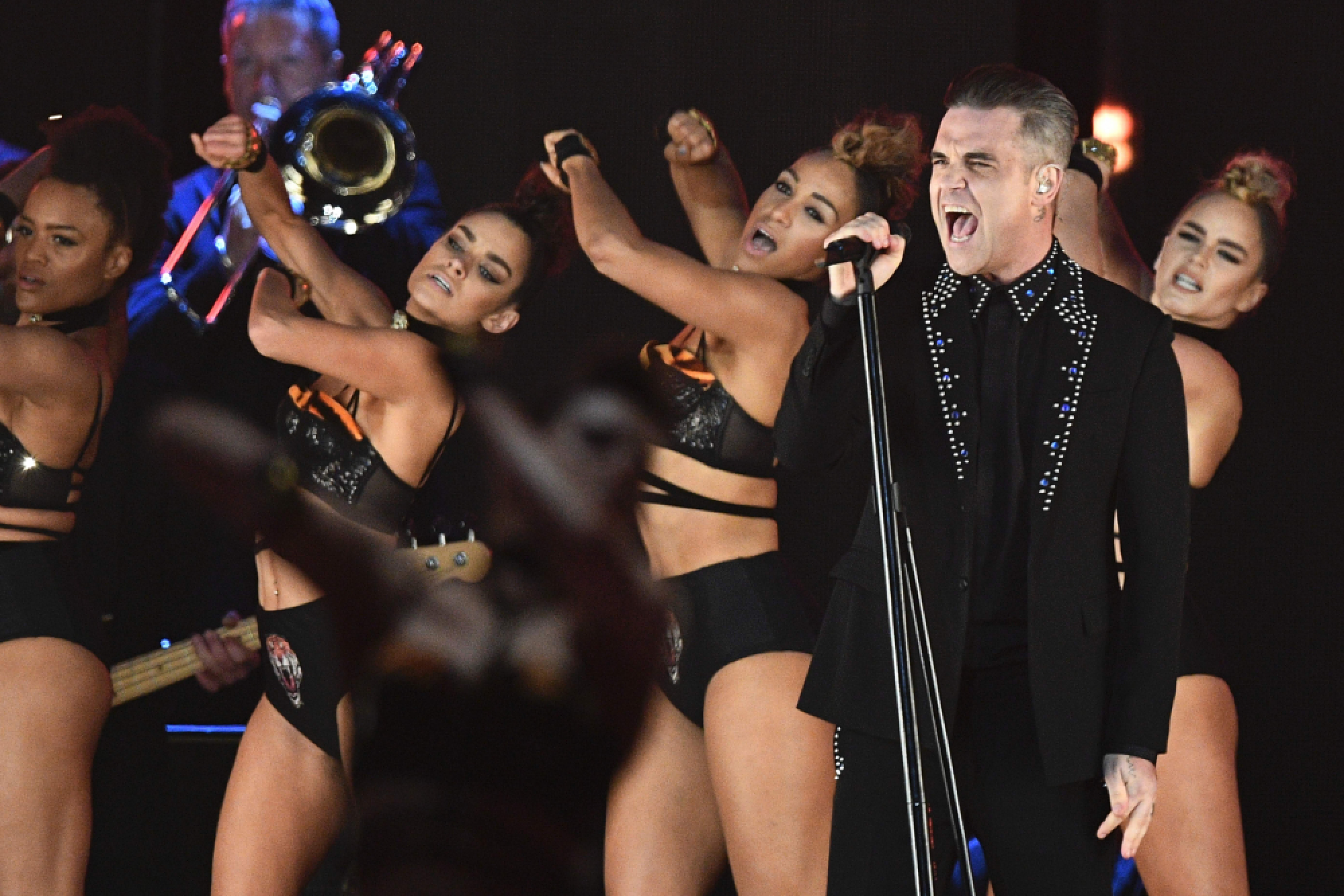 Bowie wins as Brit Awards pay tribute to George Michael