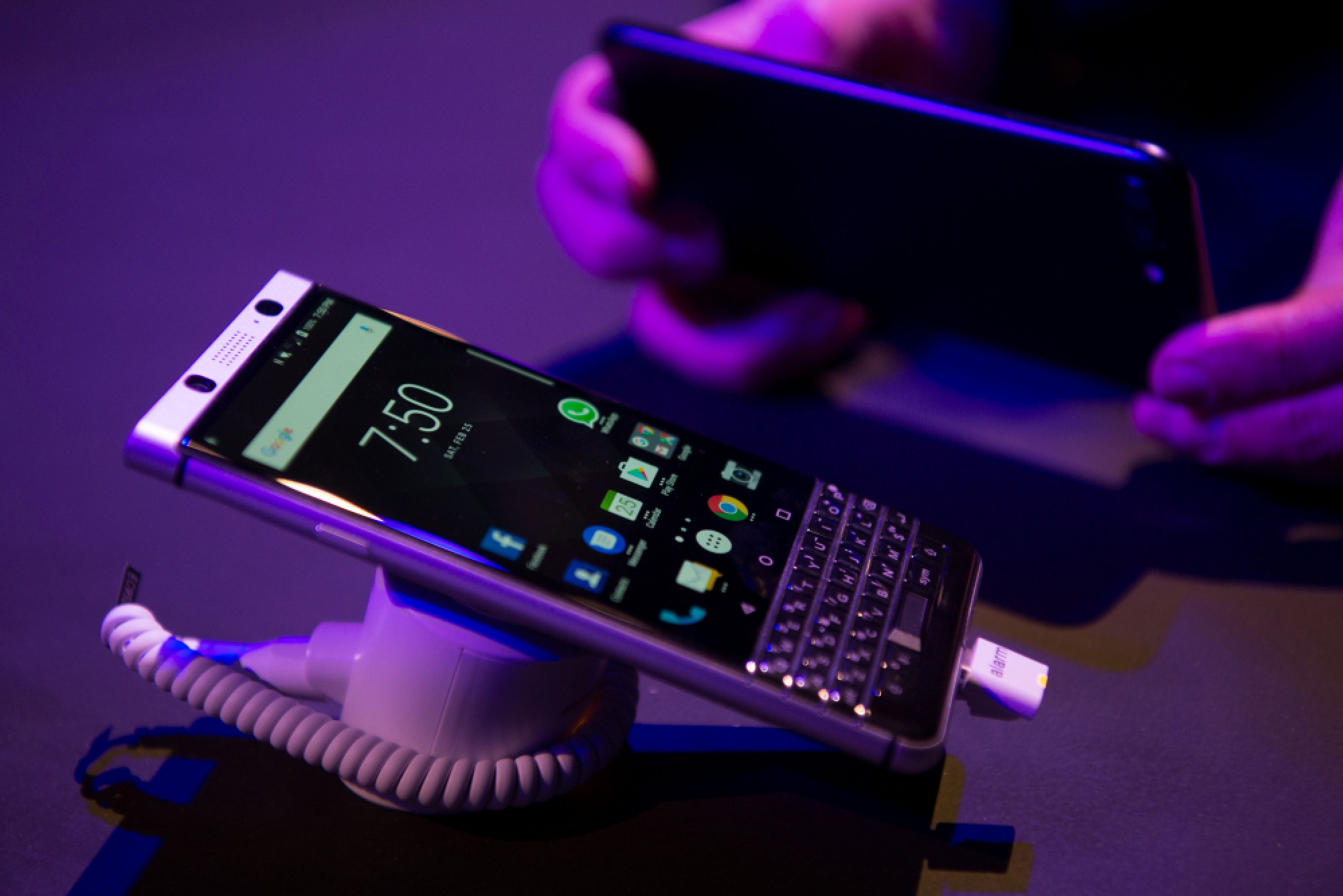    China's TCL brings back physical keyboard in new BlackBerry
