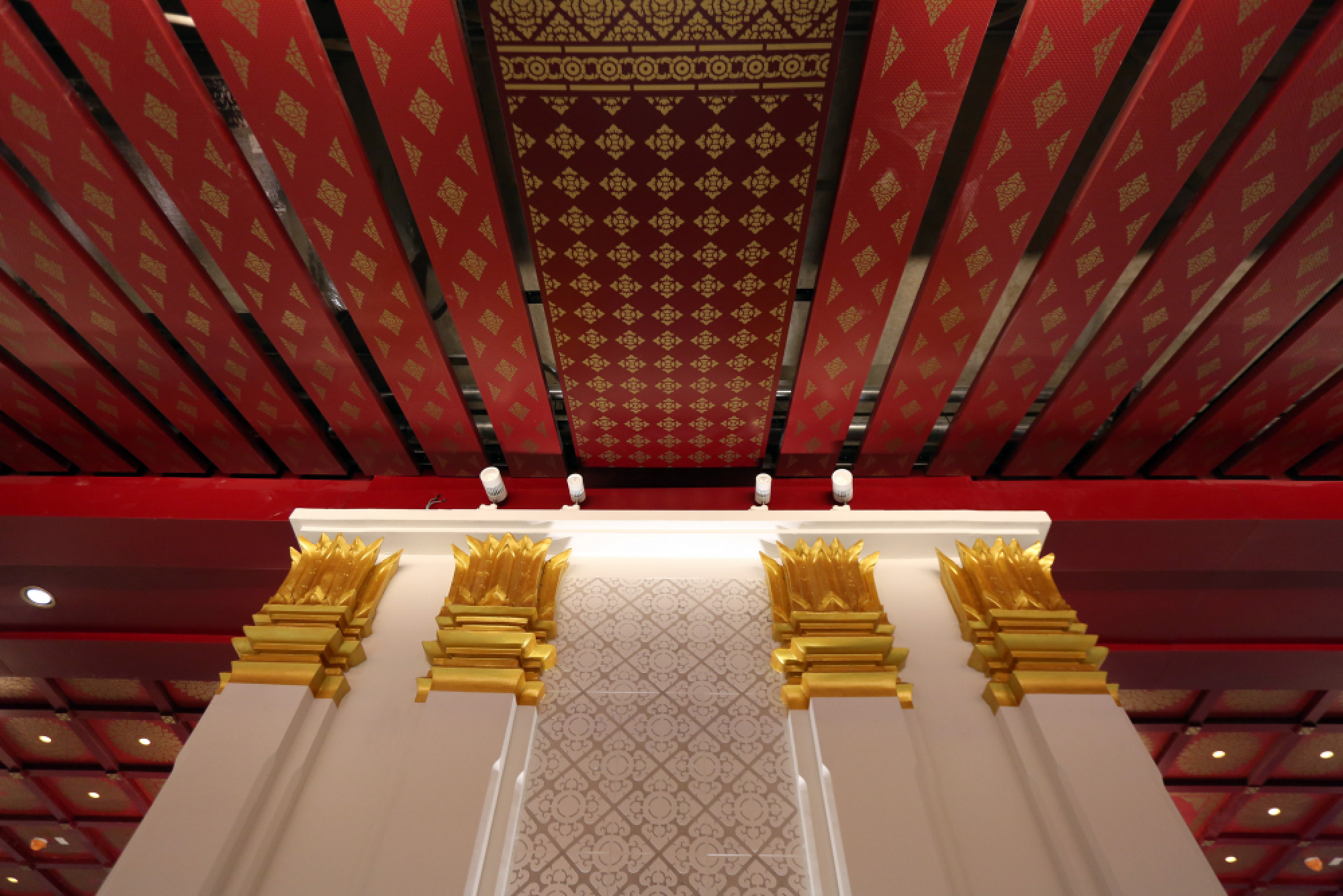 A palace beneath the ground