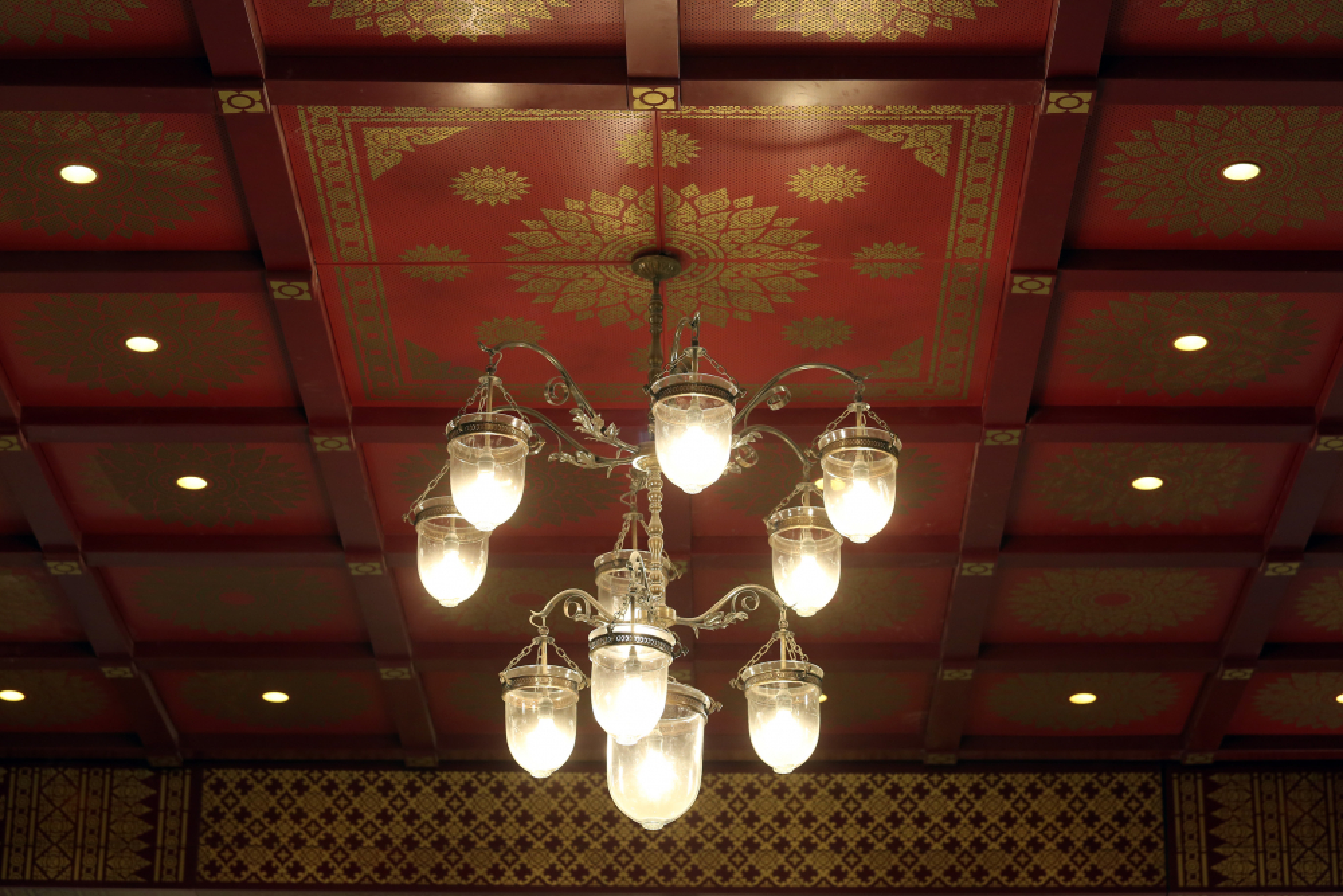 A palace beneath the ground