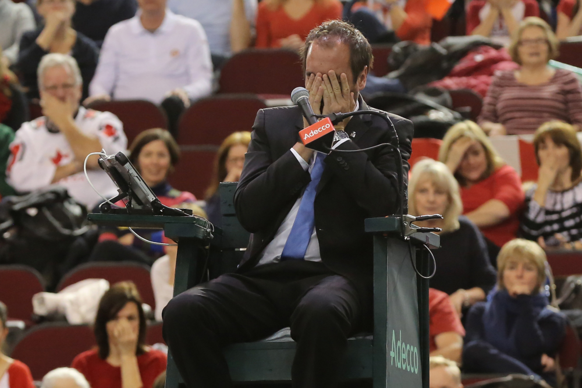 Britain, Spain advance in Davis Cup, rain halts Argentina