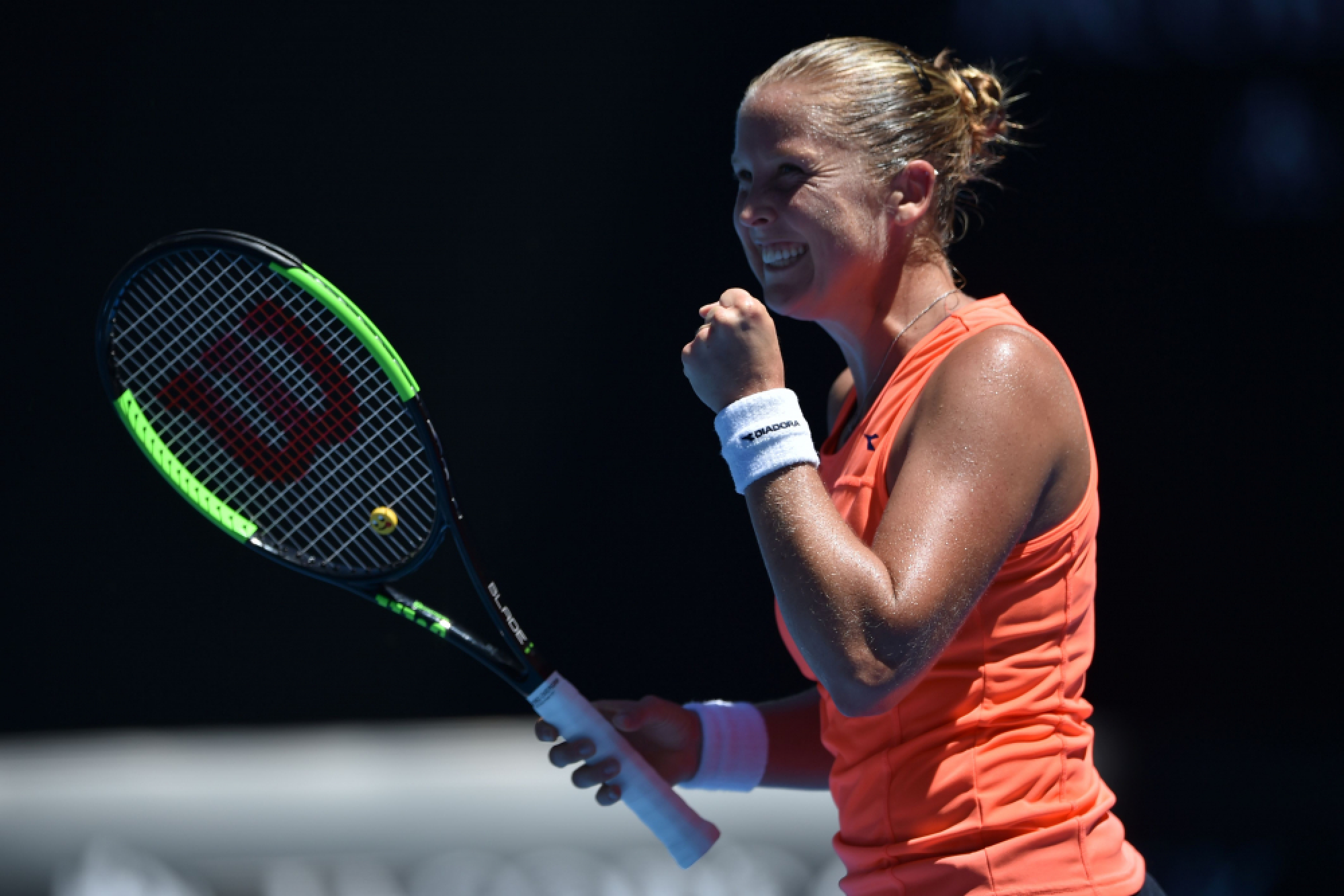  Halep cites knee pain as she crashes to shock defeat