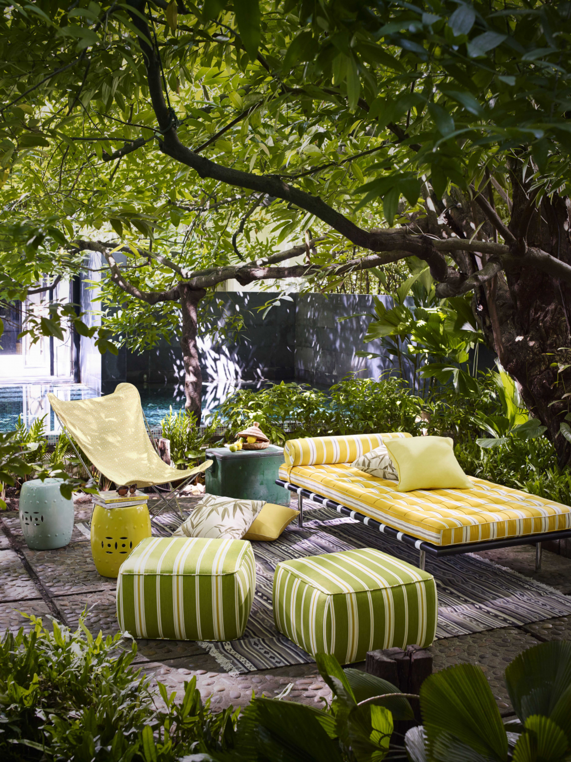 Jim Thompson drapes Paris