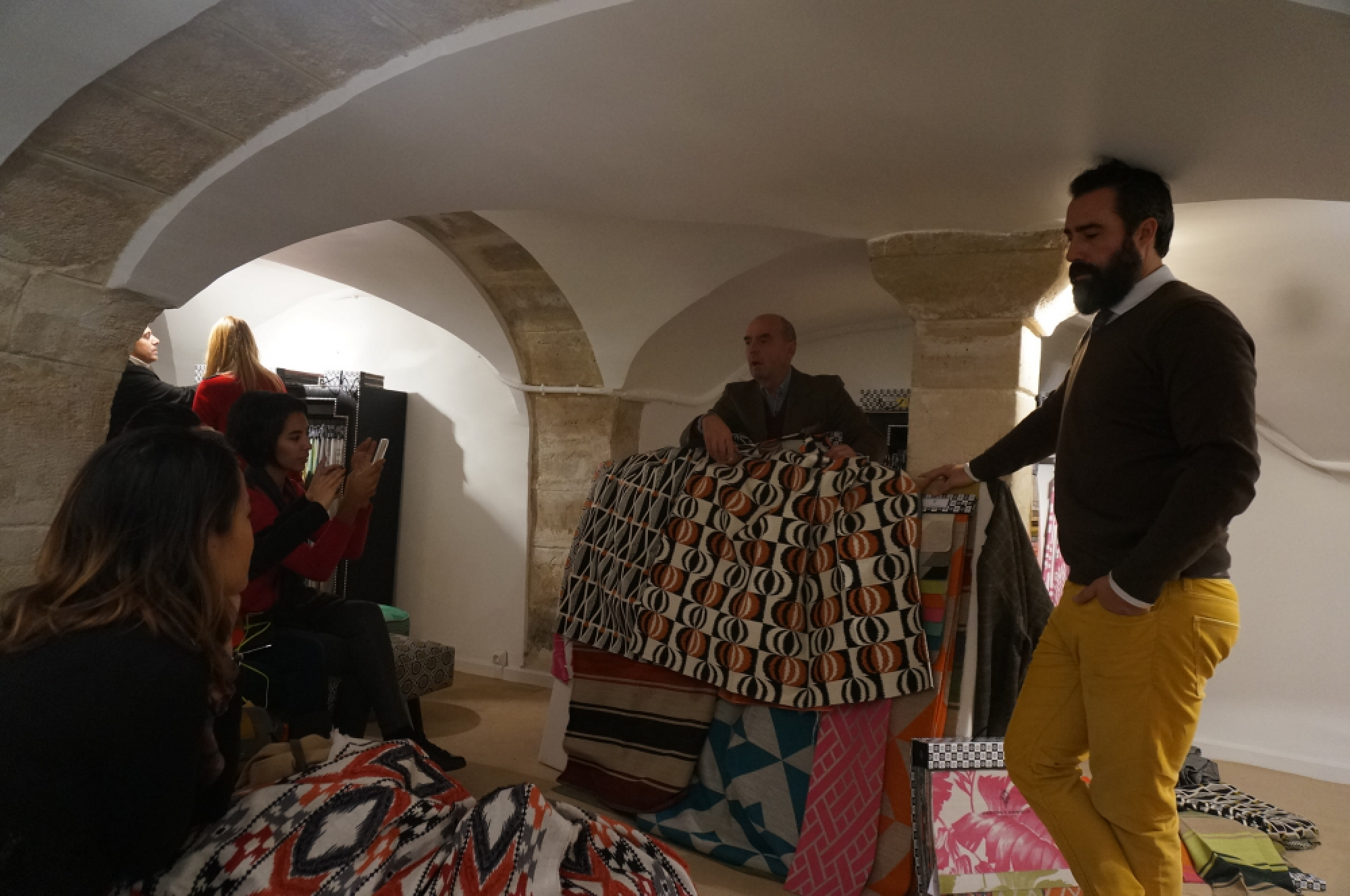 Jim Thompson drapes Paris