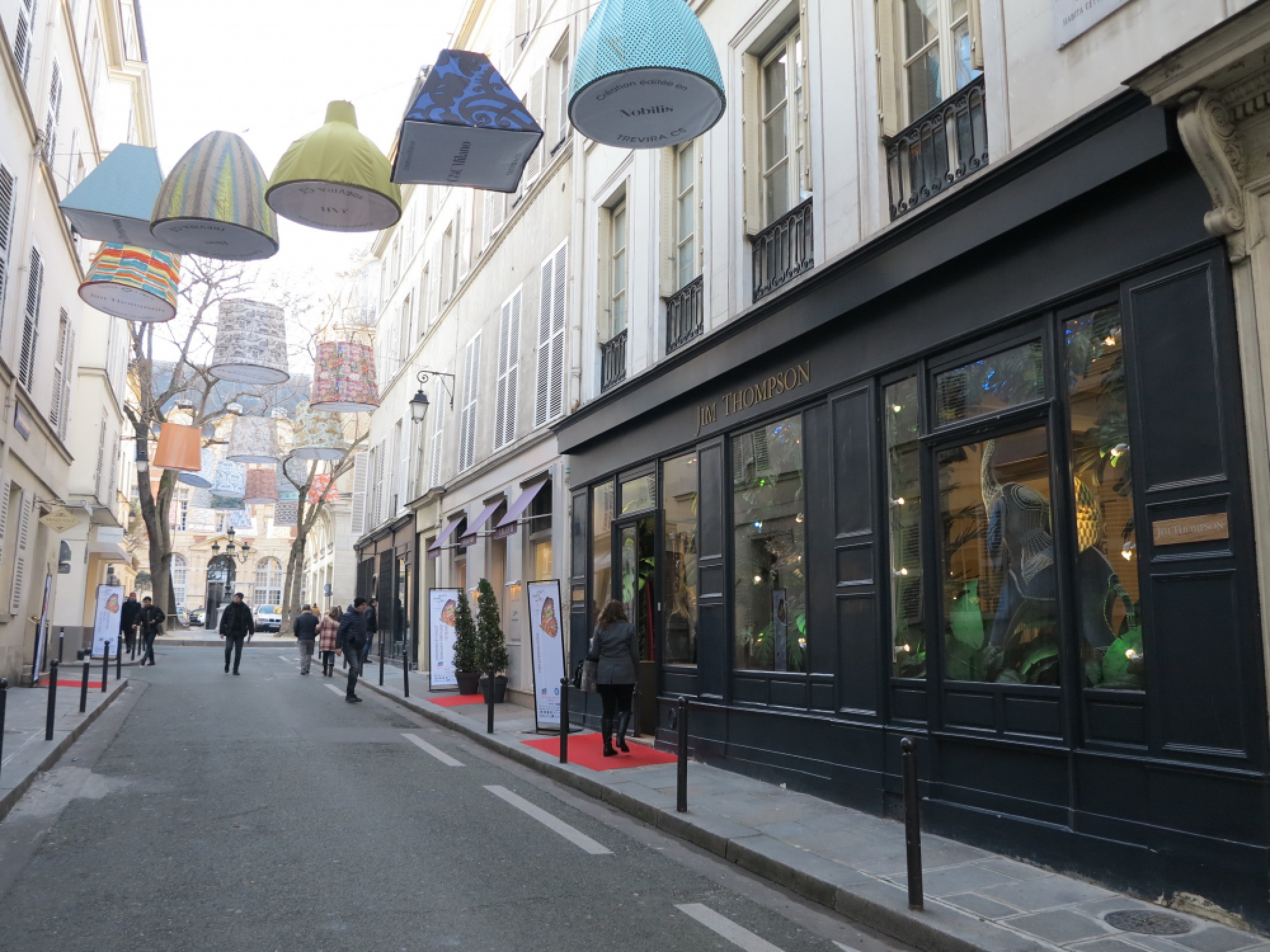 Jim Thompson drapes Paris