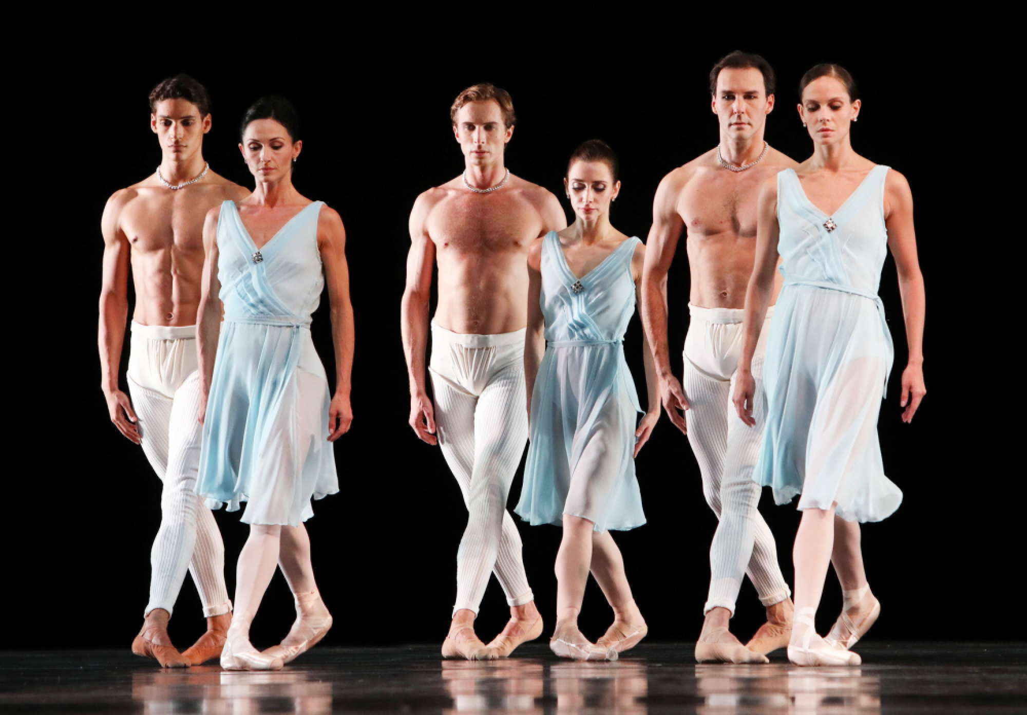 The commandeur takes a bow