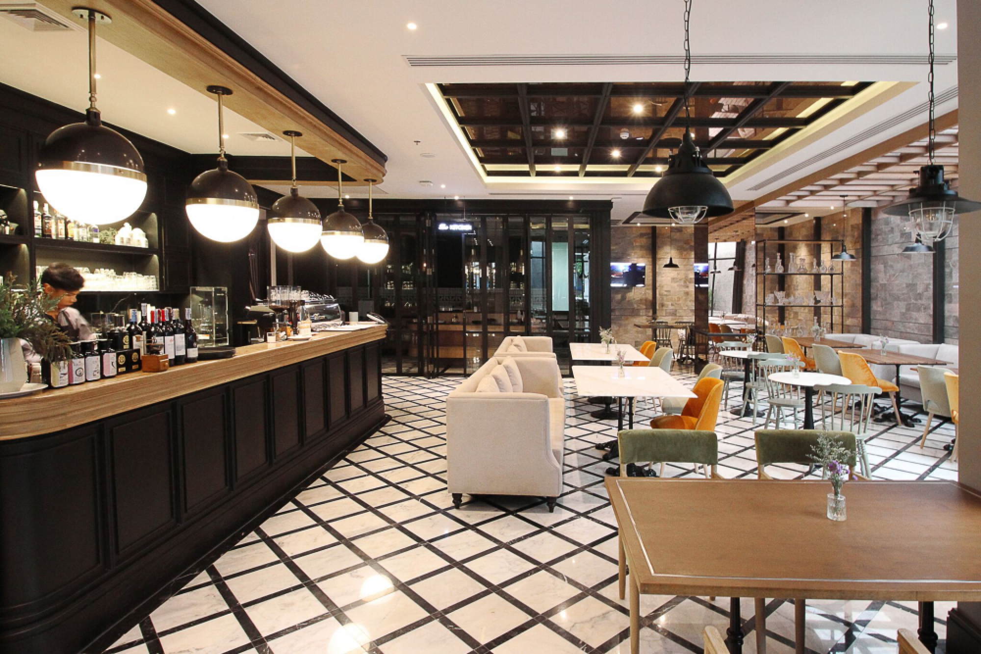 At home in Thonglor