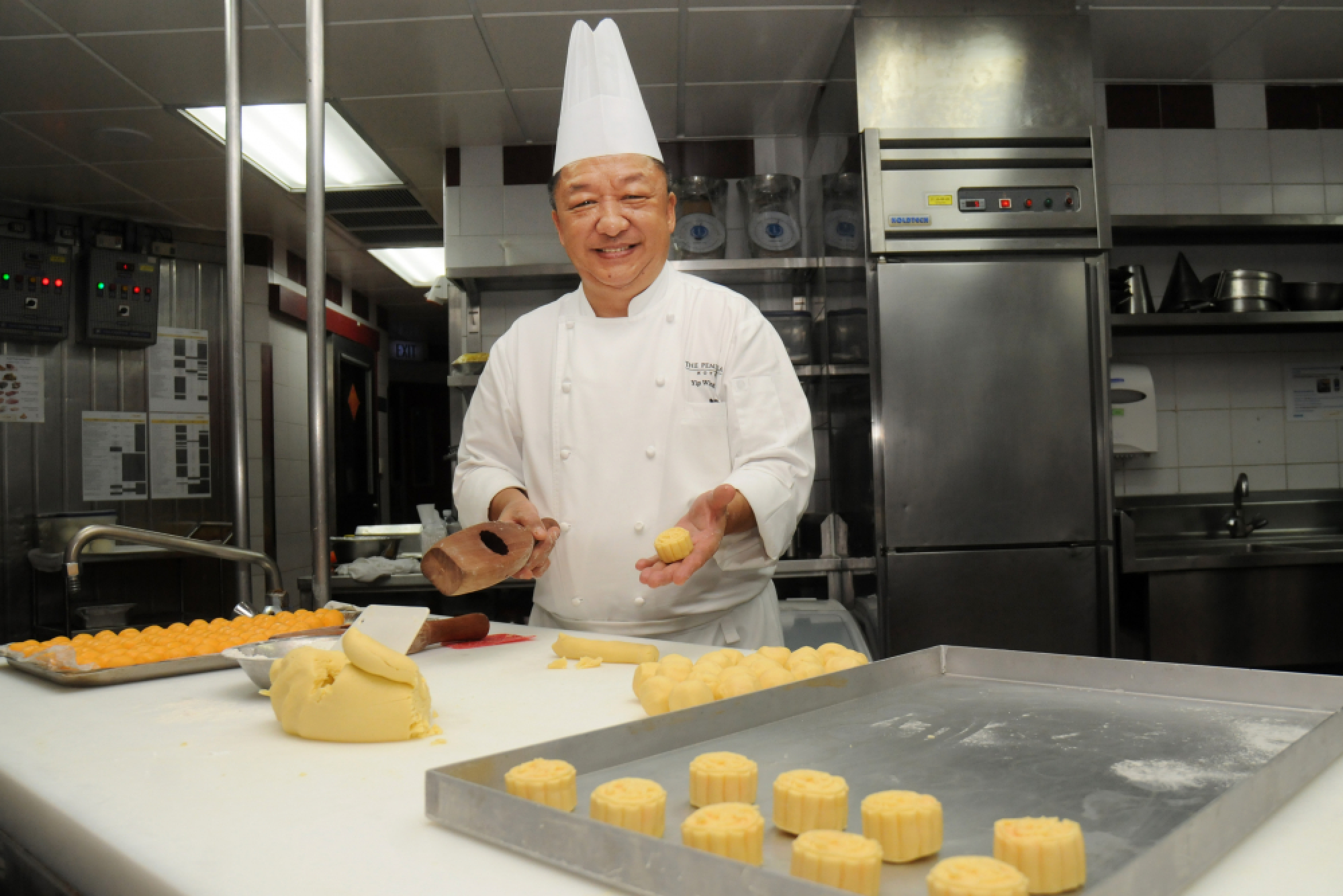 Munch a bunch of mooncakes