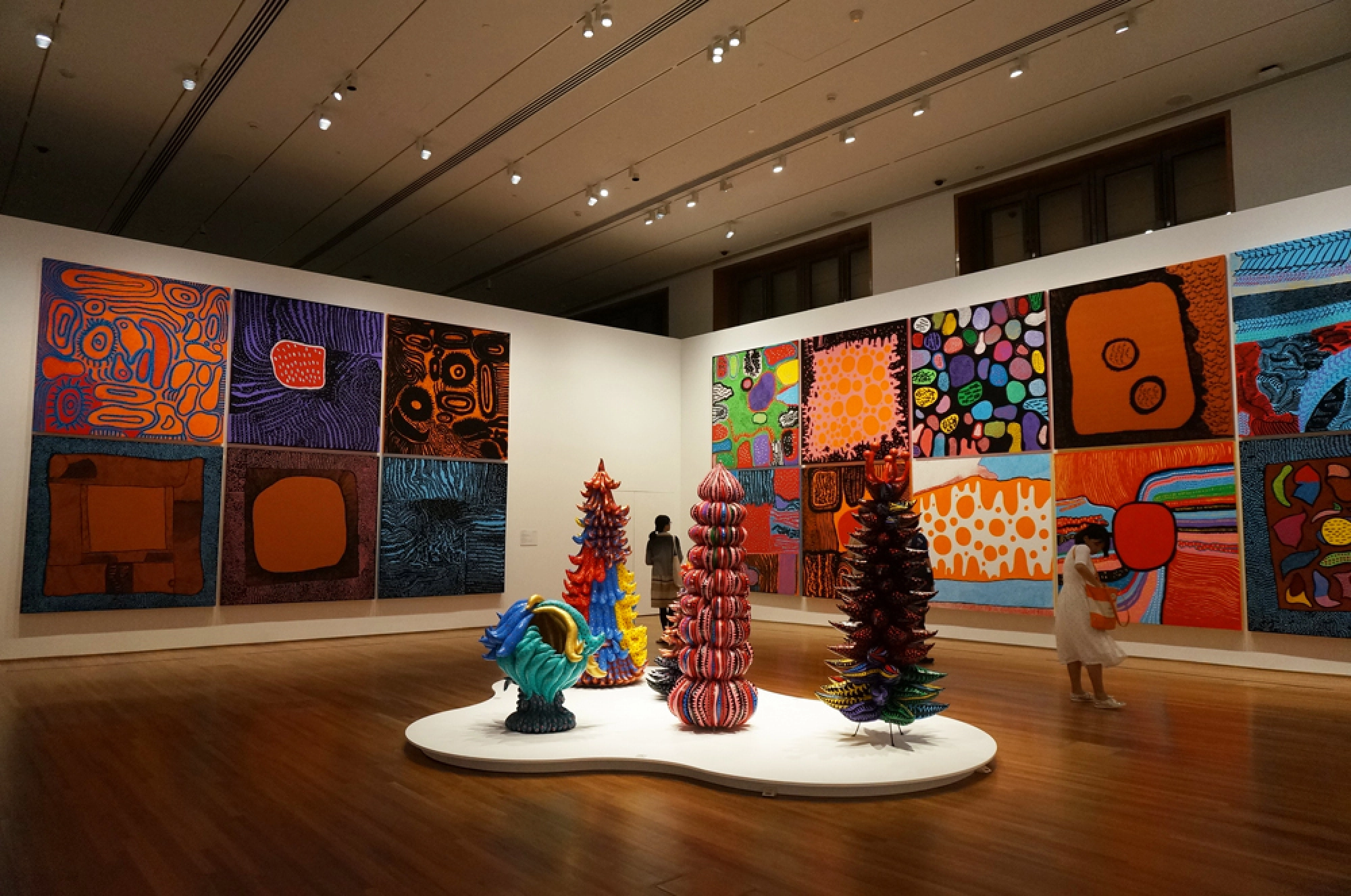 Seeing dots in Singapore